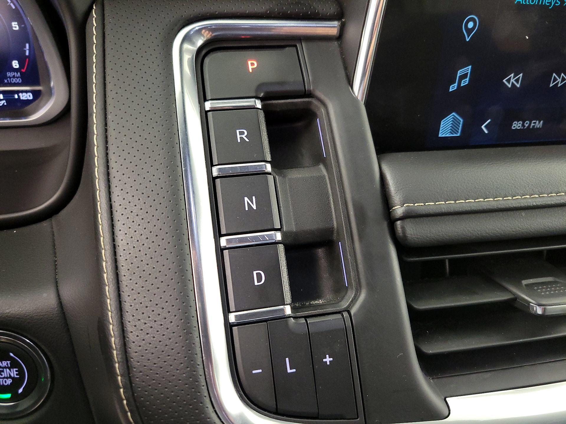 Thumbnail: 2023 Chevrolet Suburban - 17