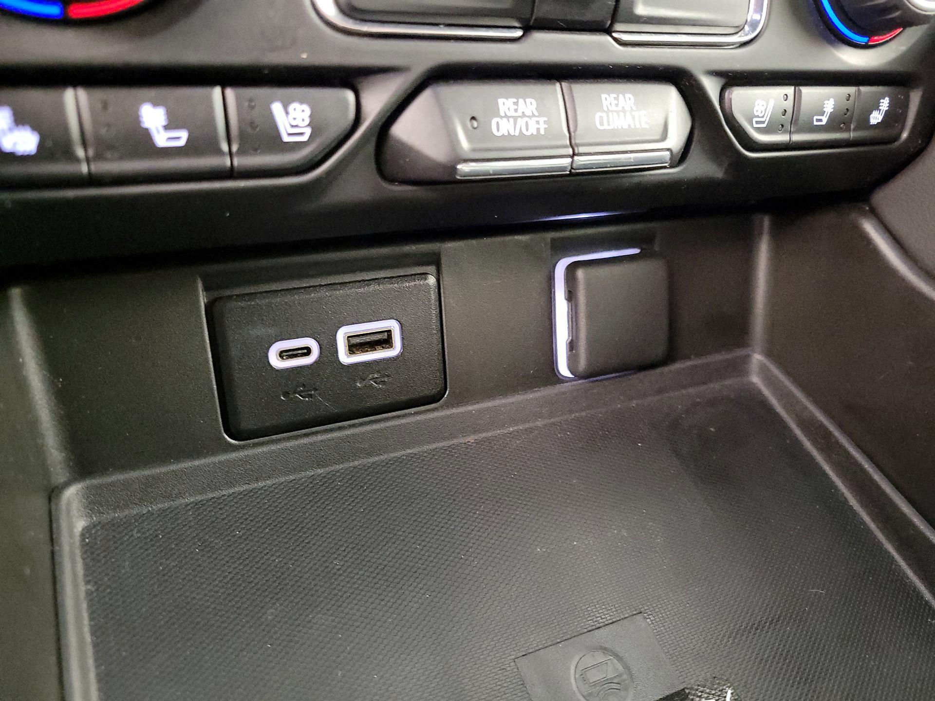 Thumbnail: 2023 Chevrolet Suburban - 18