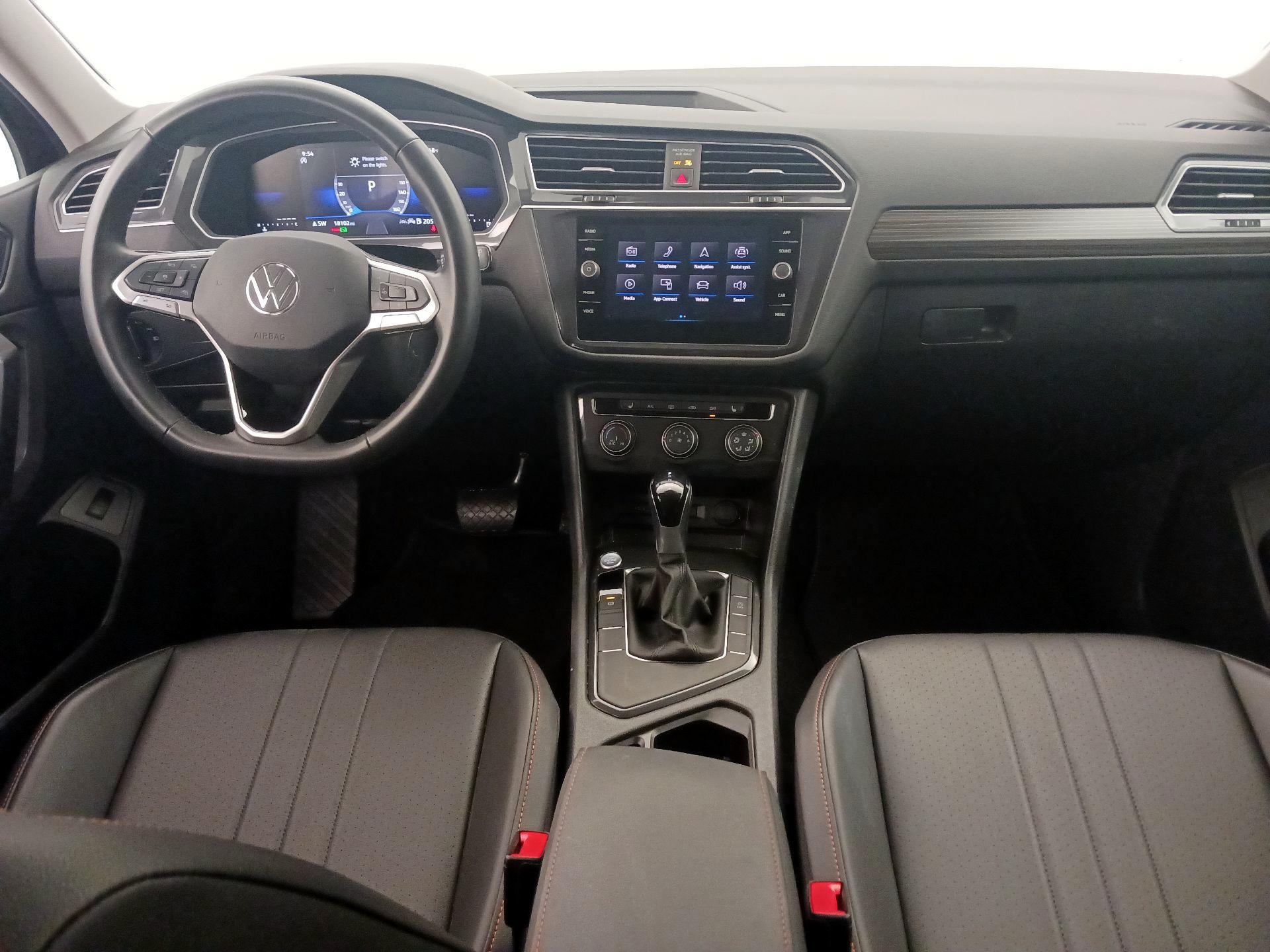 Thumbnail: 2024 Volkswagen Tiguan - 9