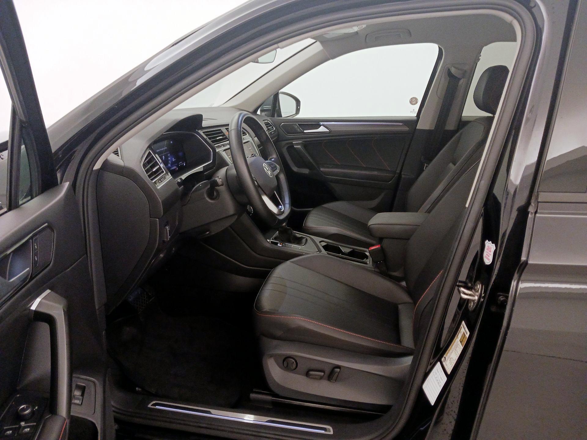 Thumbnail: 2024 Volkswagen Tiguan - 11