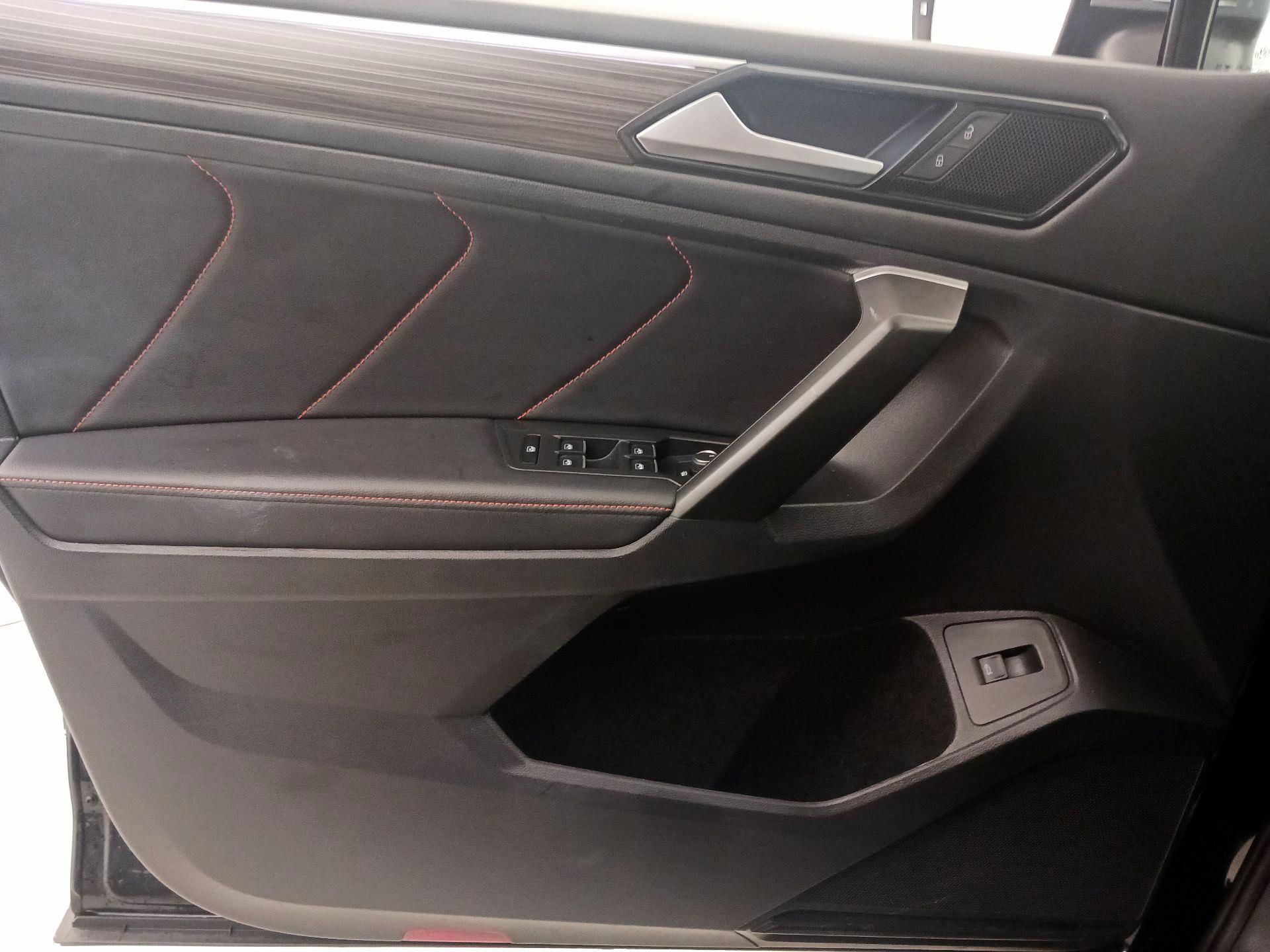 Thumbnail: 2024 Volkswagen Tiguan - 12