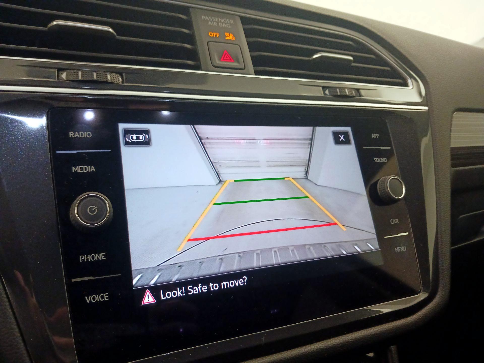 Thumbnail: 2024 Volkswagen Tiguan - 14