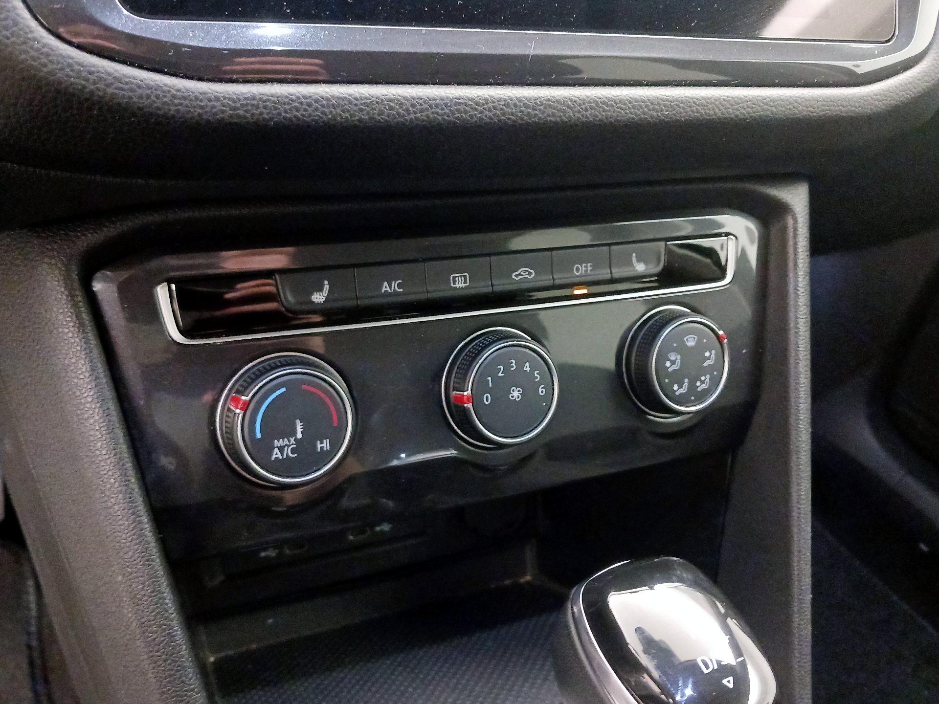 Thumbnail: 2024 Volkswagen Tiguan - 16