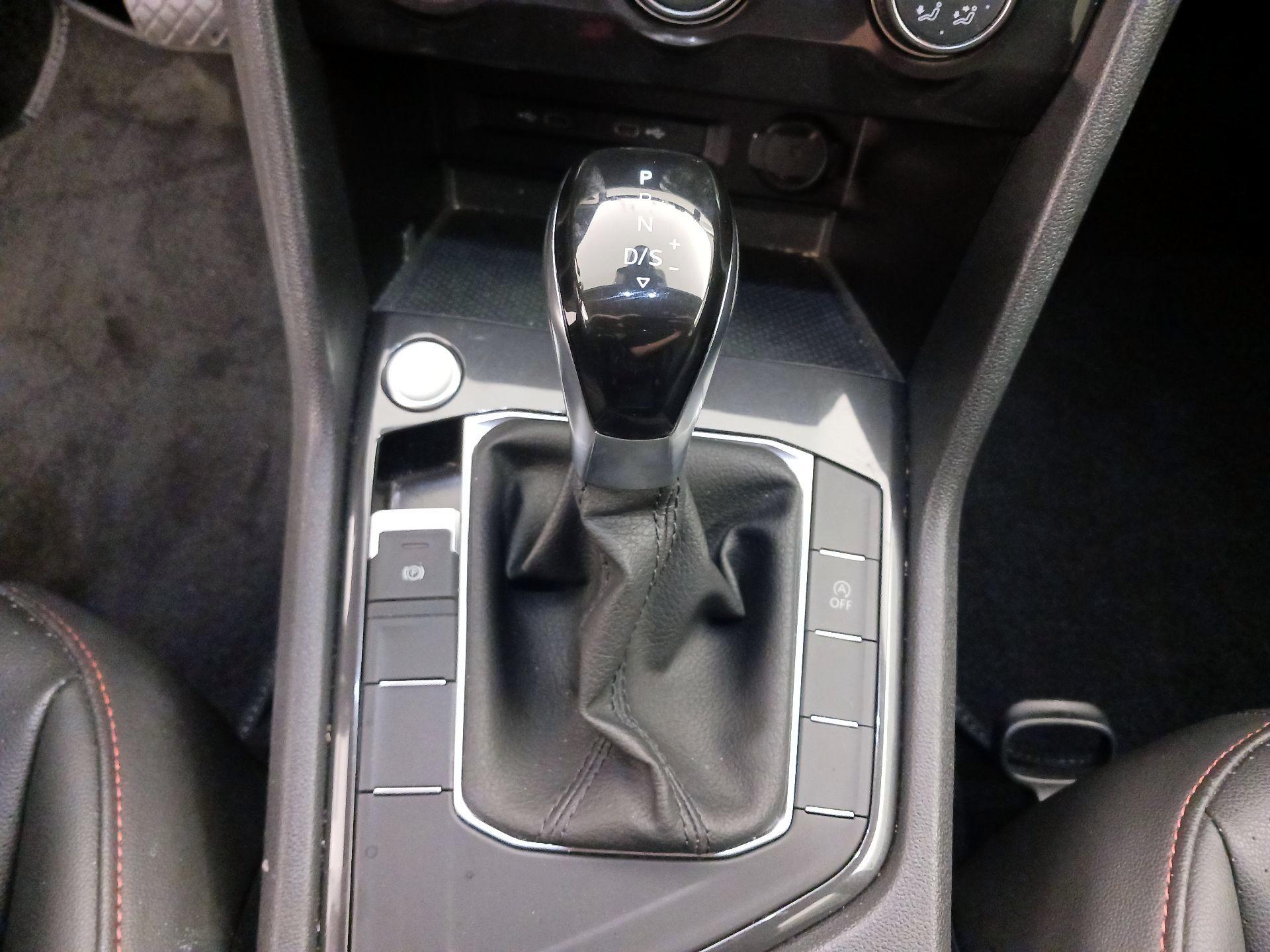 Thumbnail: 2024 Volkswagen Tiguan - 17