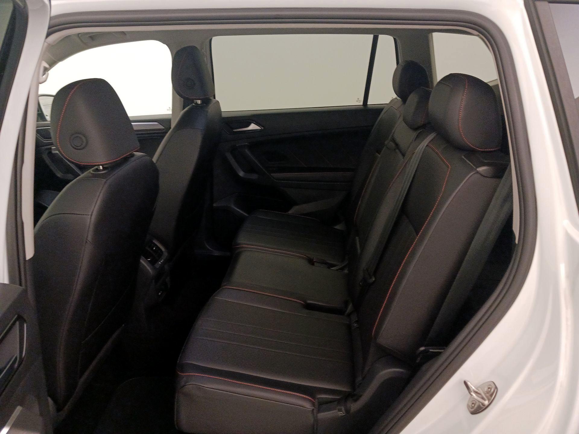 Thumbnail: 2024 Volkswagen Tiguan - 19