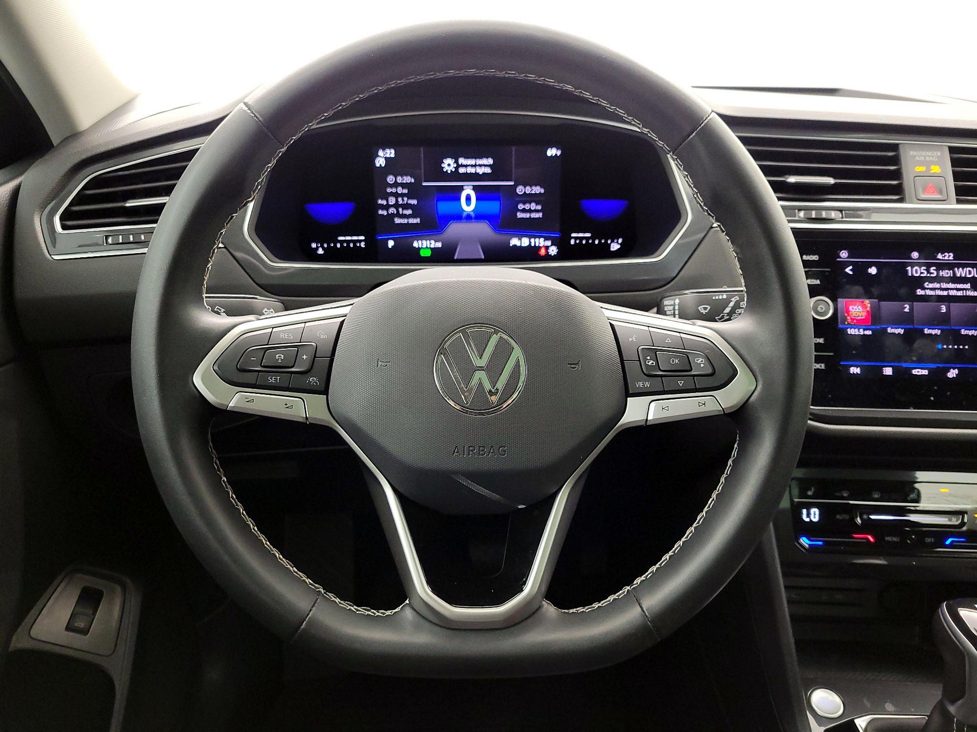 Thumbnail: 2022 Volkswagen Tiguan - 10