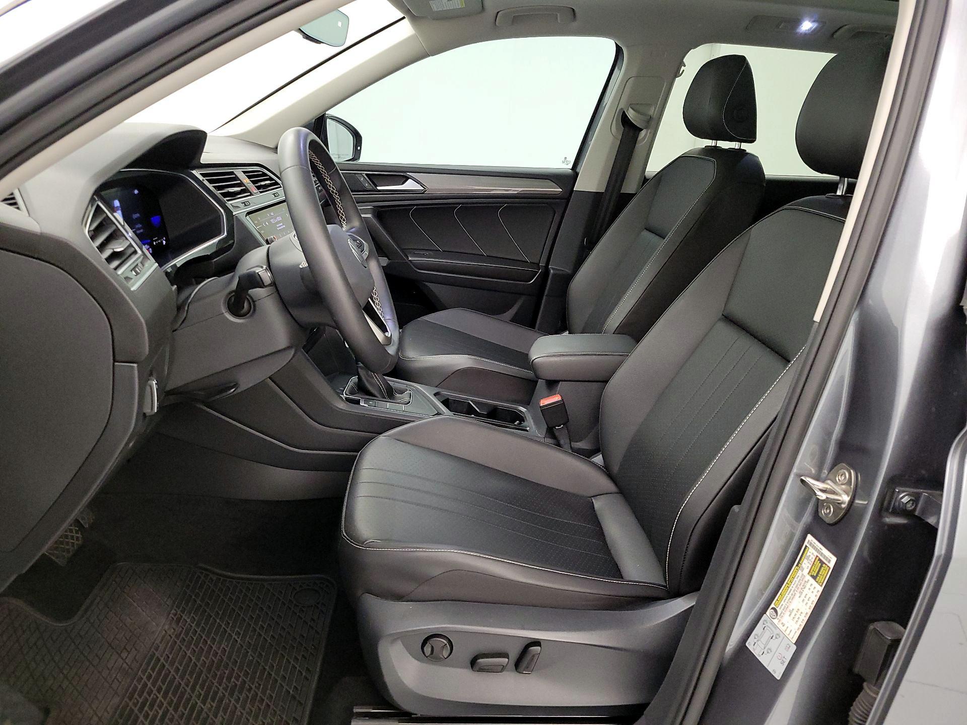 Thumbnail: 2022 Volkswagen Tiguan - 11