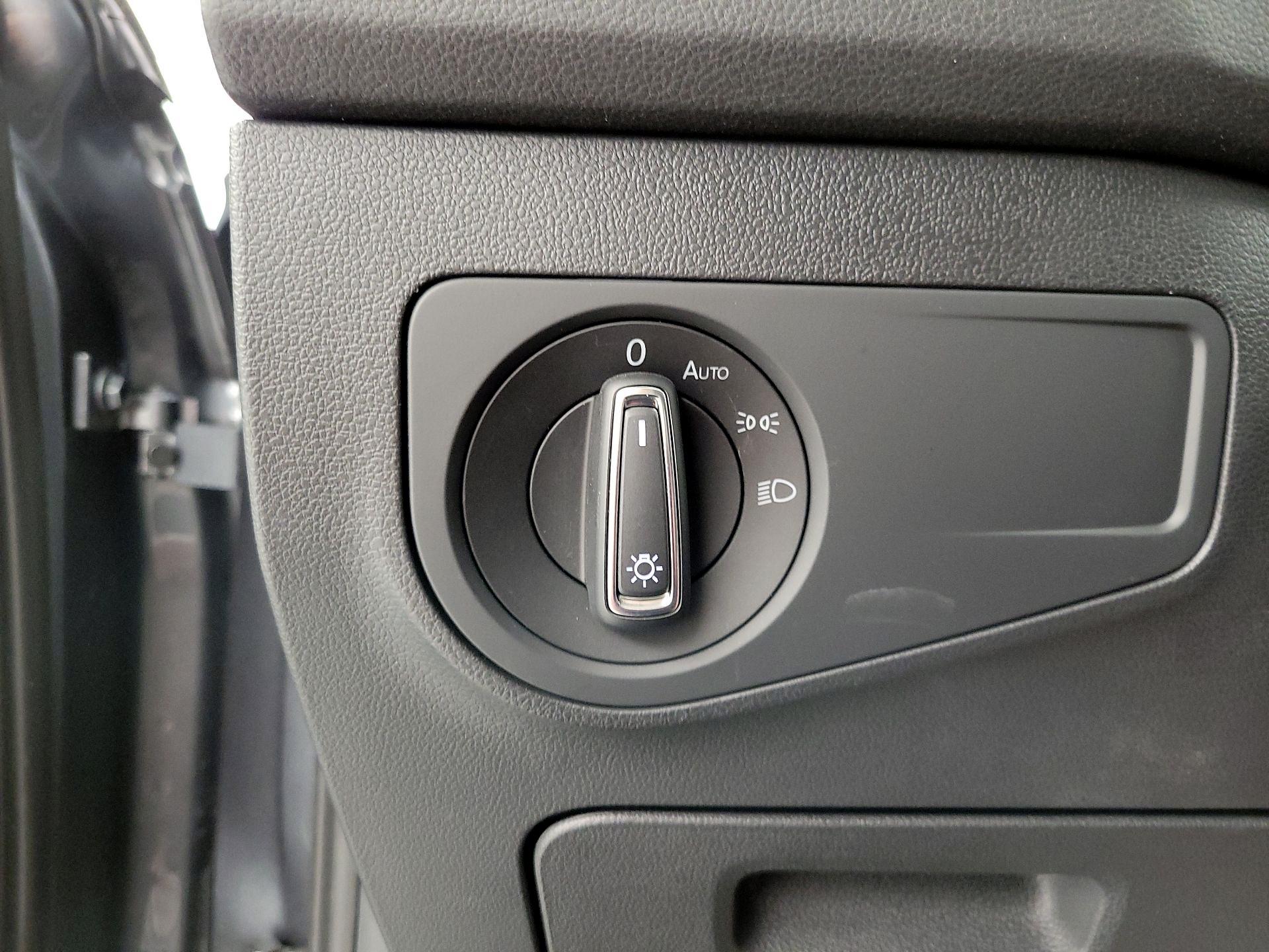 Thumbnail: 2022 Volkswagen Tiguan - 13