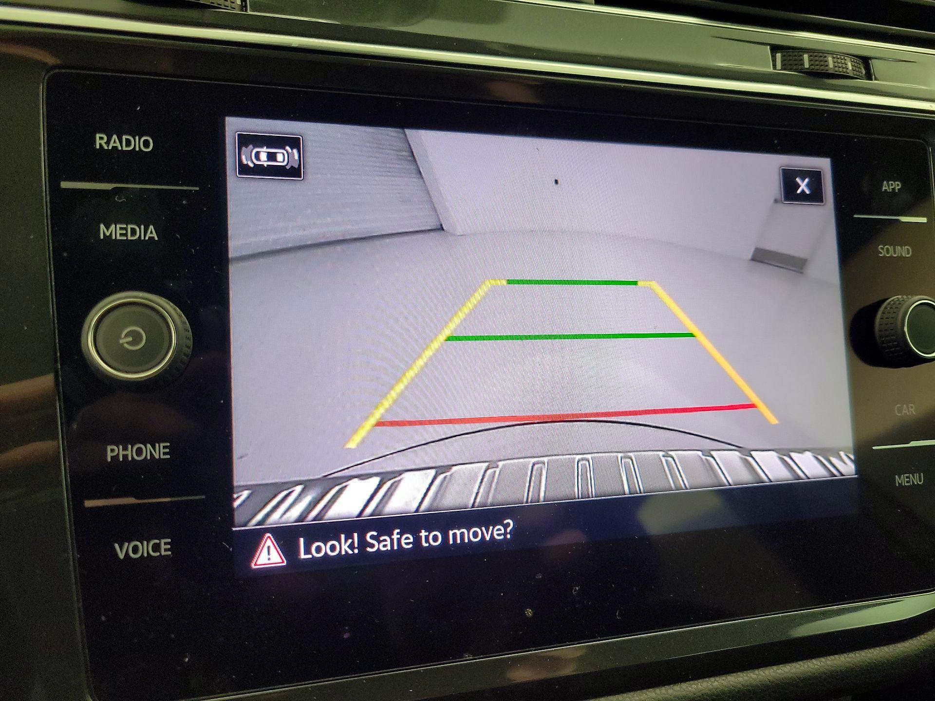 Thumbnail: 2022 Volkswagen Tiguan - 14