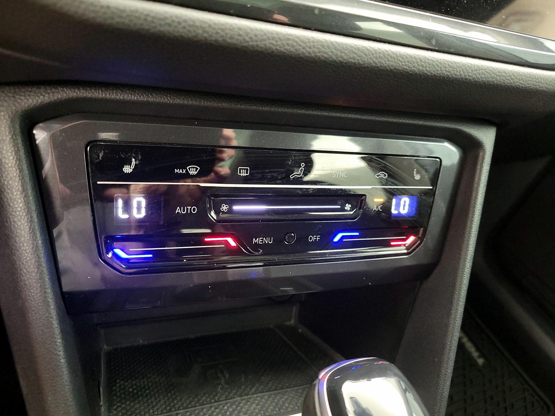 Thumbnail: 2022 Volkswagen Tiguan - 16