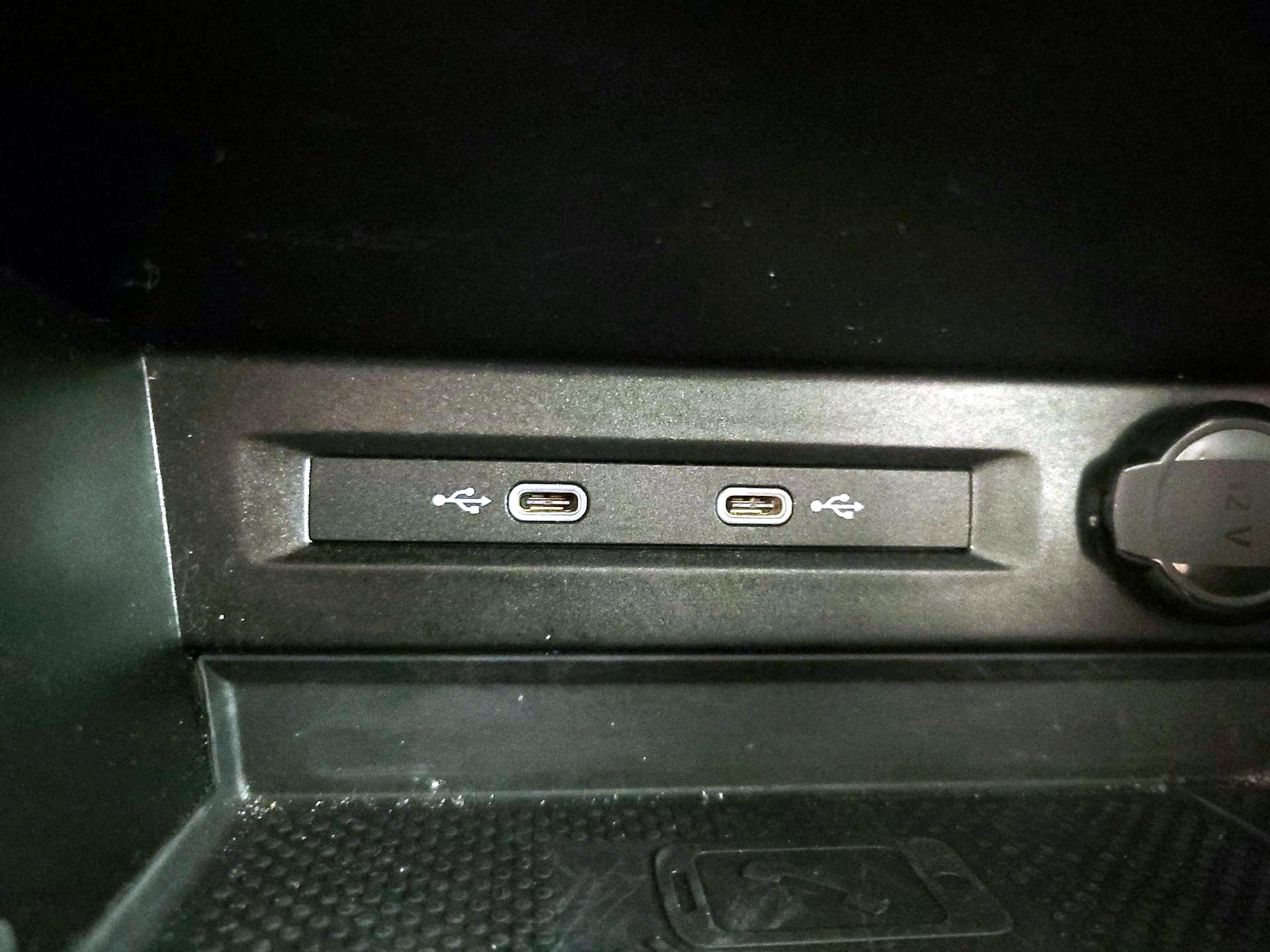 Thumbnail: 2022 Volkswagen Tiguan - 18