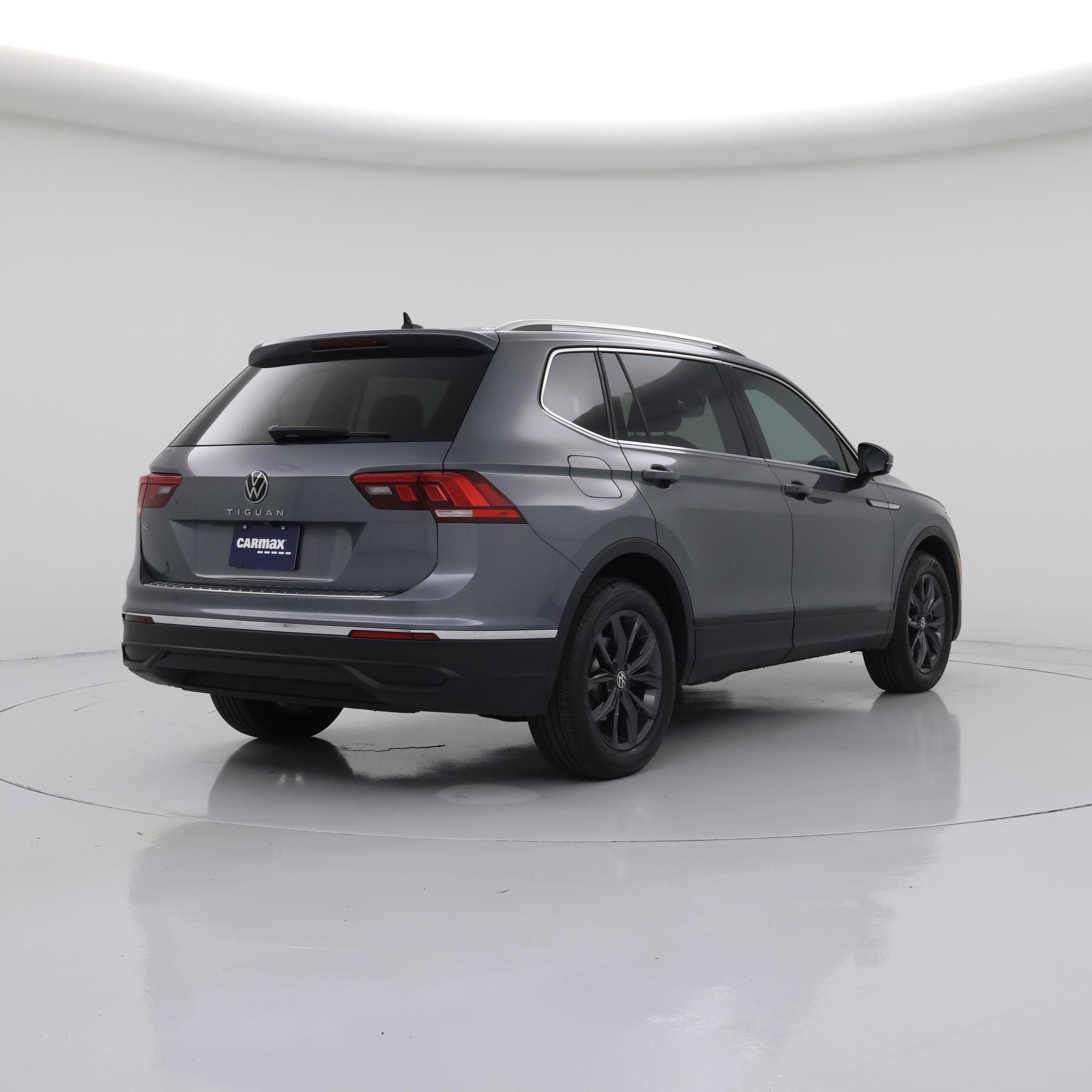 Thumbnail: 2022 Volkswagen Tiguan - 8