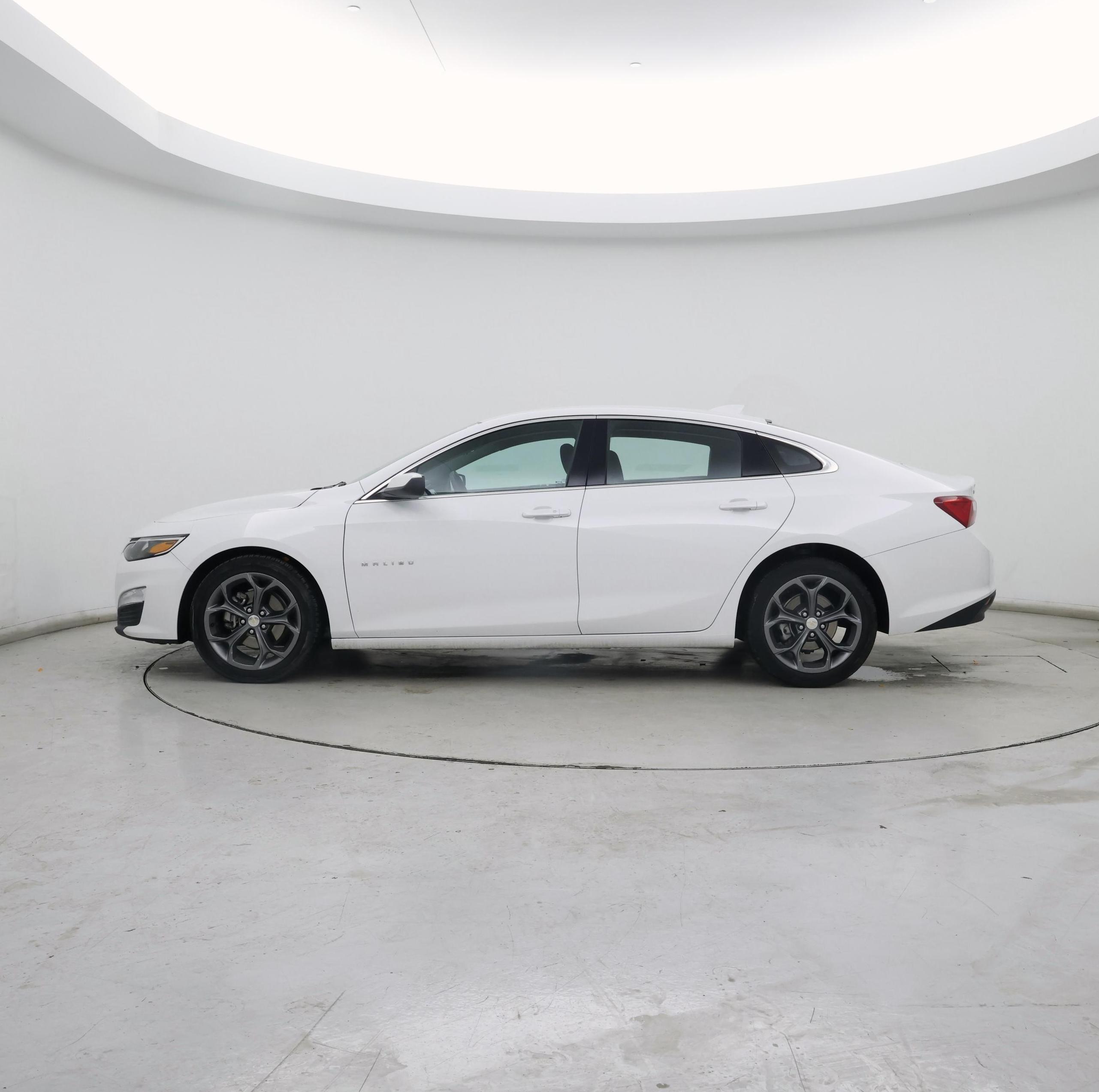 Thumbnail: 2024 Chevrolet Malibu - 3