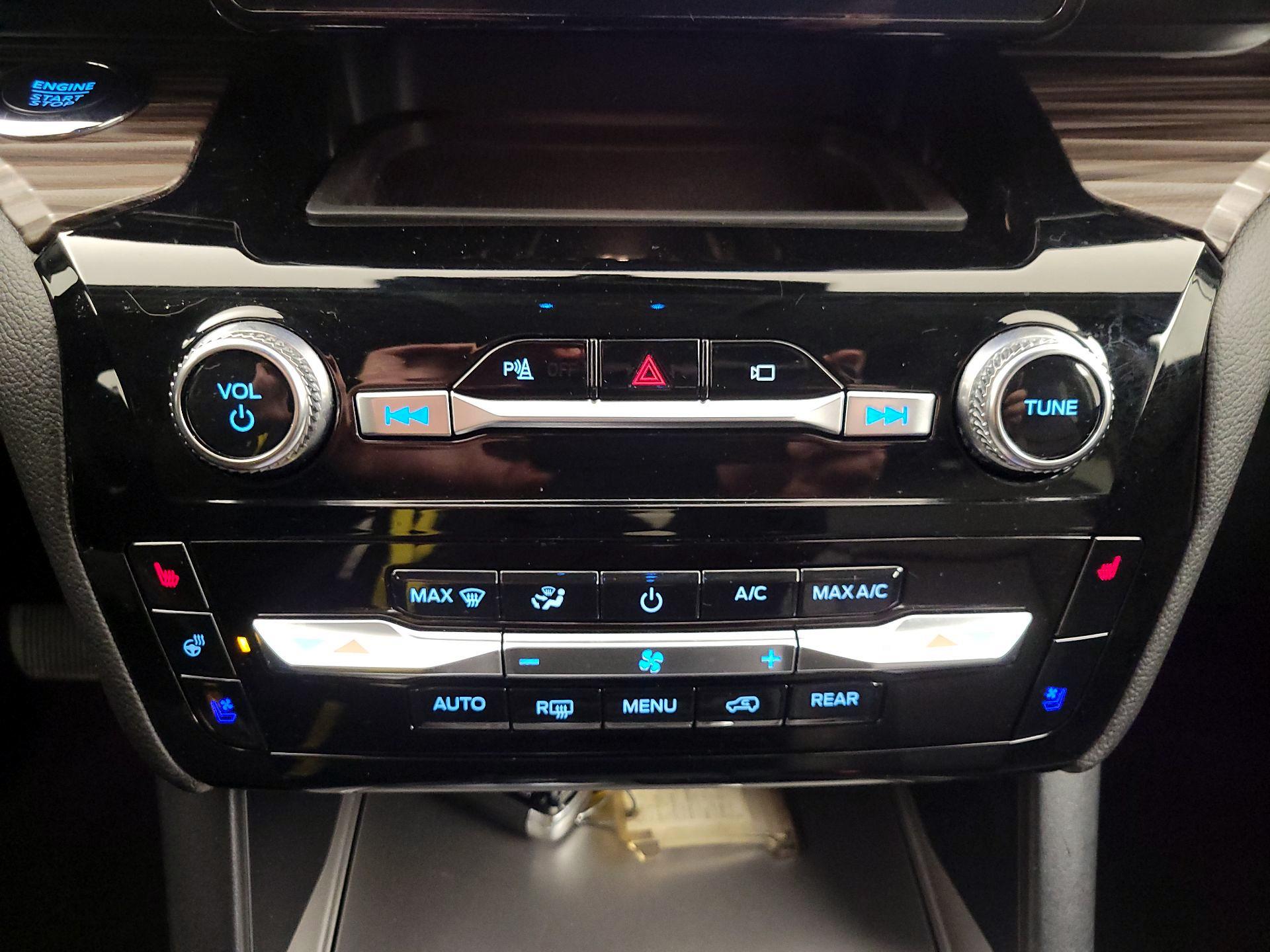 Thumbnail: 2023 Ford Explorer - 17