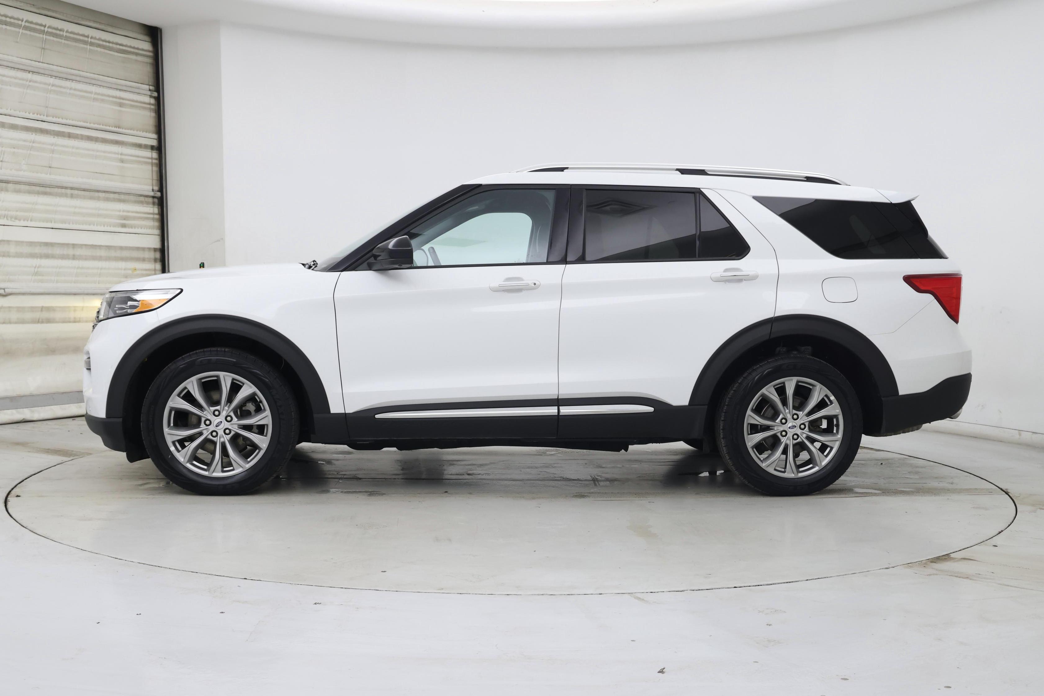 Thumbnail: 2023 Ford Explorer - 3