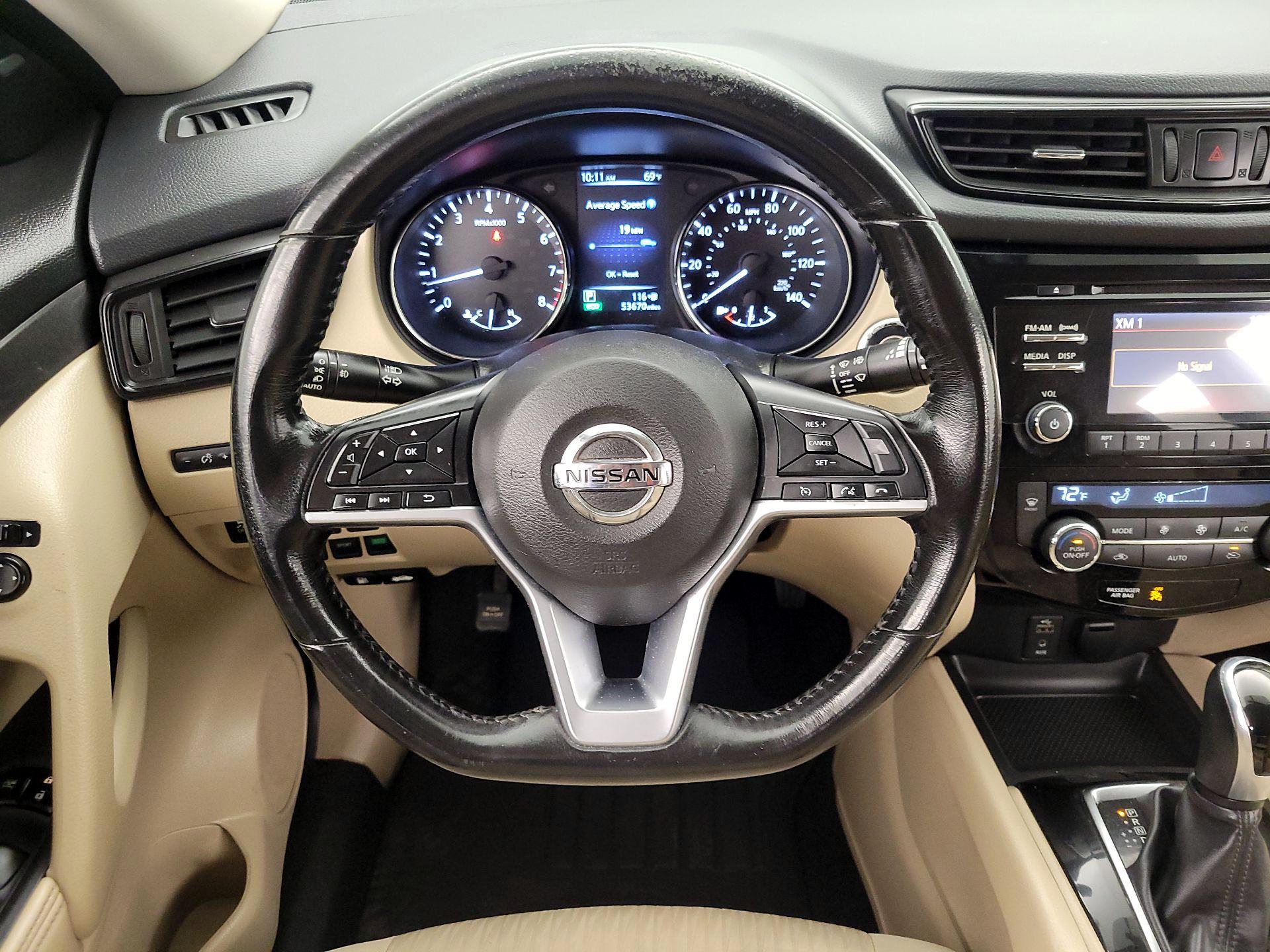 Thumbnail: 2017 Nissan Rogue - 10