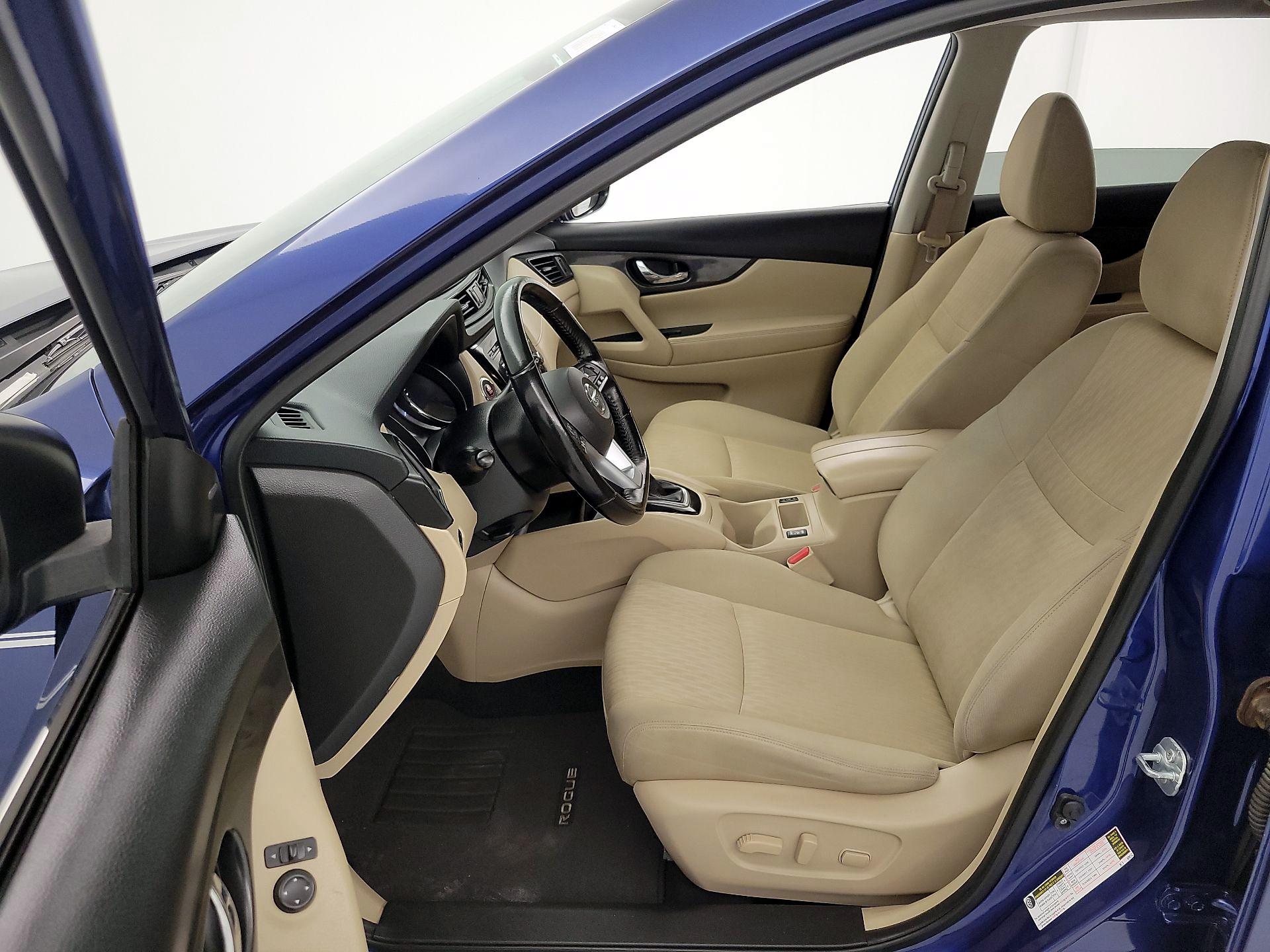 Thumbnail: 2017 Nissan Rogue - 11