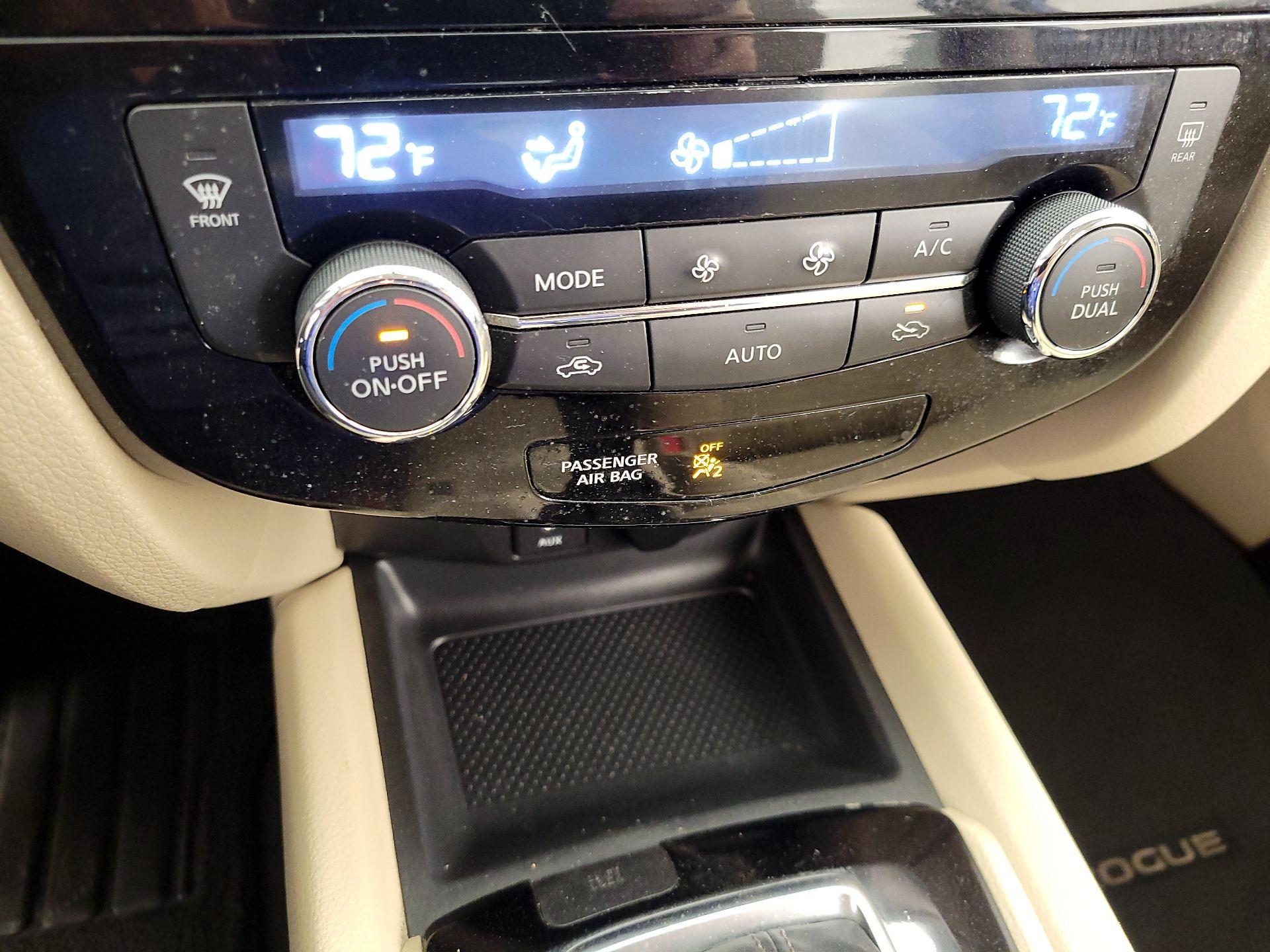 Thumbnail: 2017 Nissan Rogue - 16