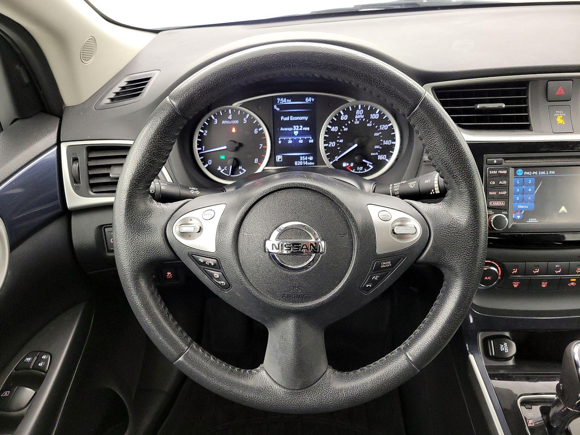 Thumbnail: 2016 Nissan Sentra - 10