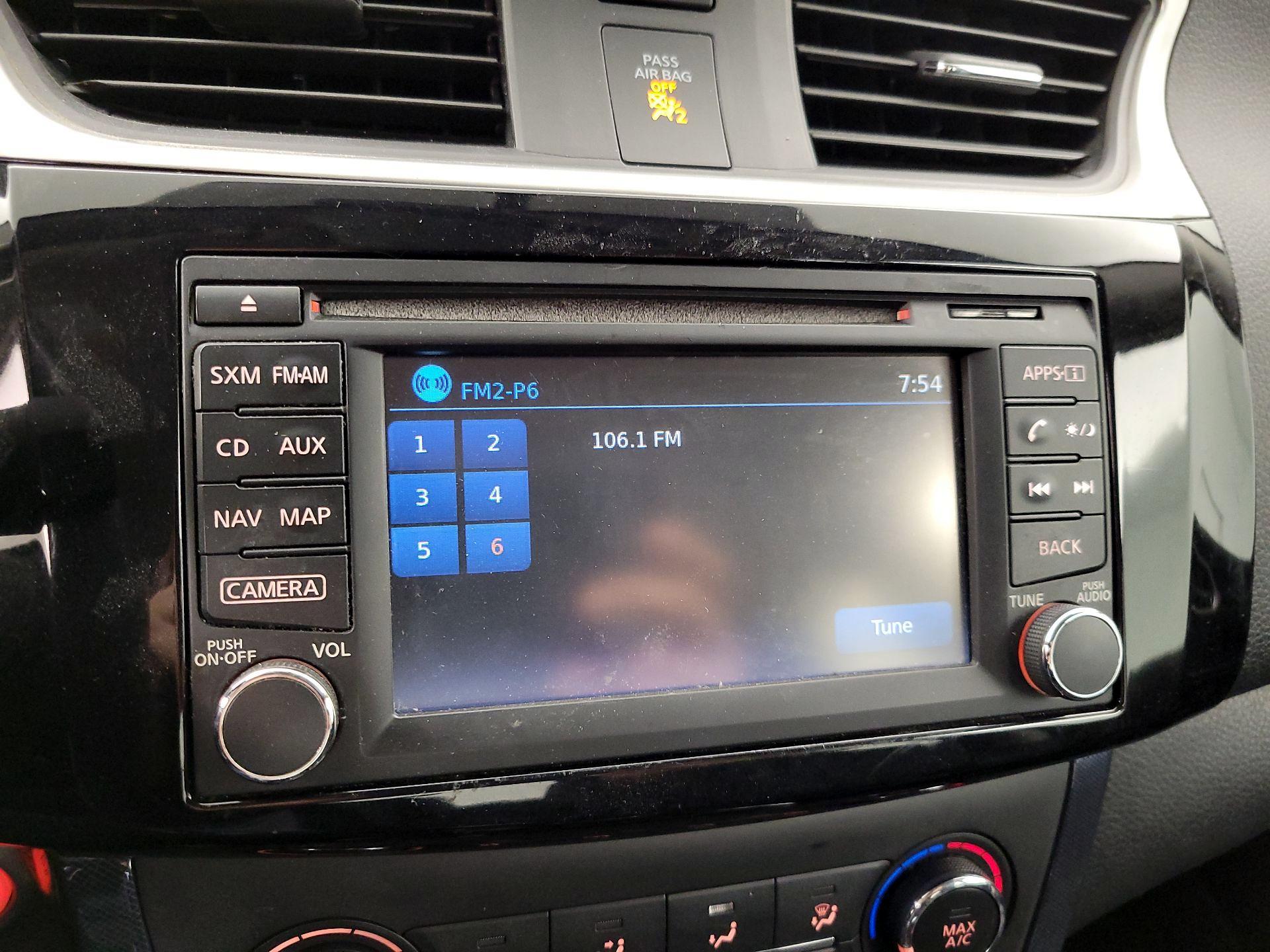 Thumbnail: 2016 Nissan Sentra - 16