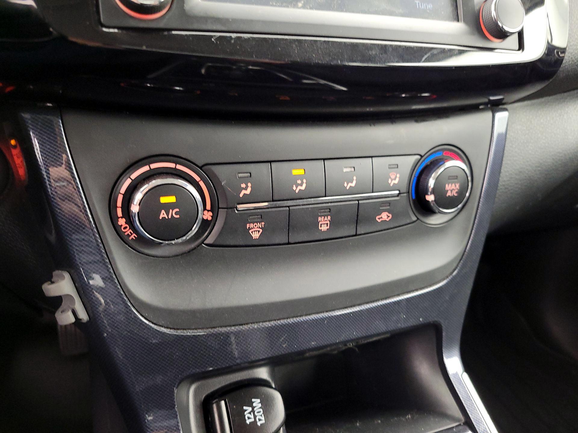 Thumbnail: 2016 Nissan Sentra - 17