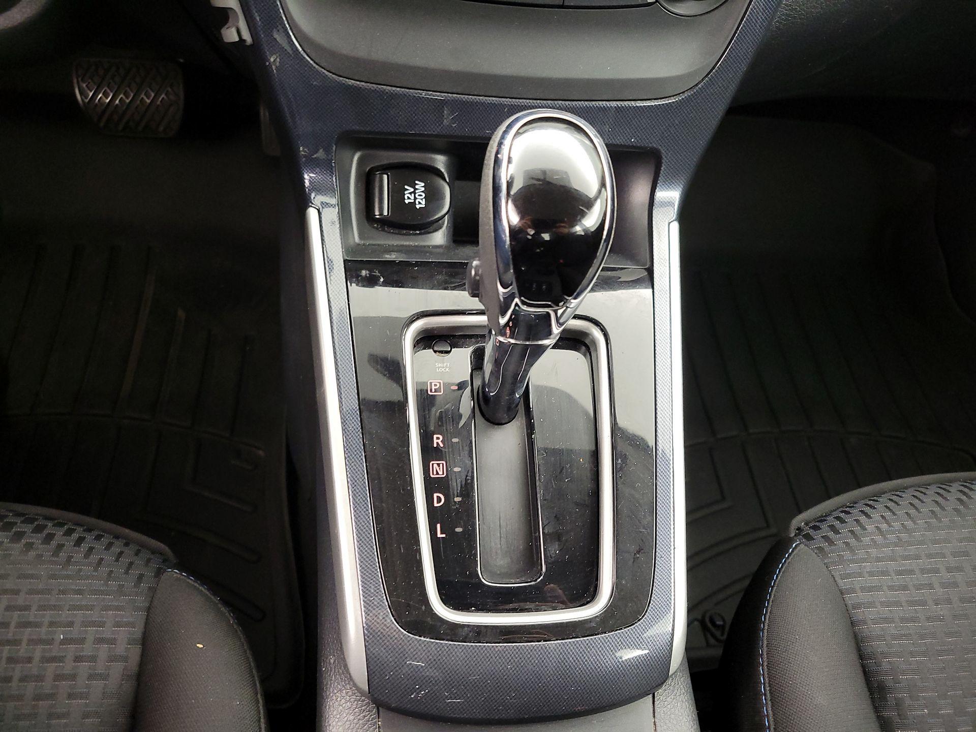 Thumbnail: 2016 Nissan Sentra - 18