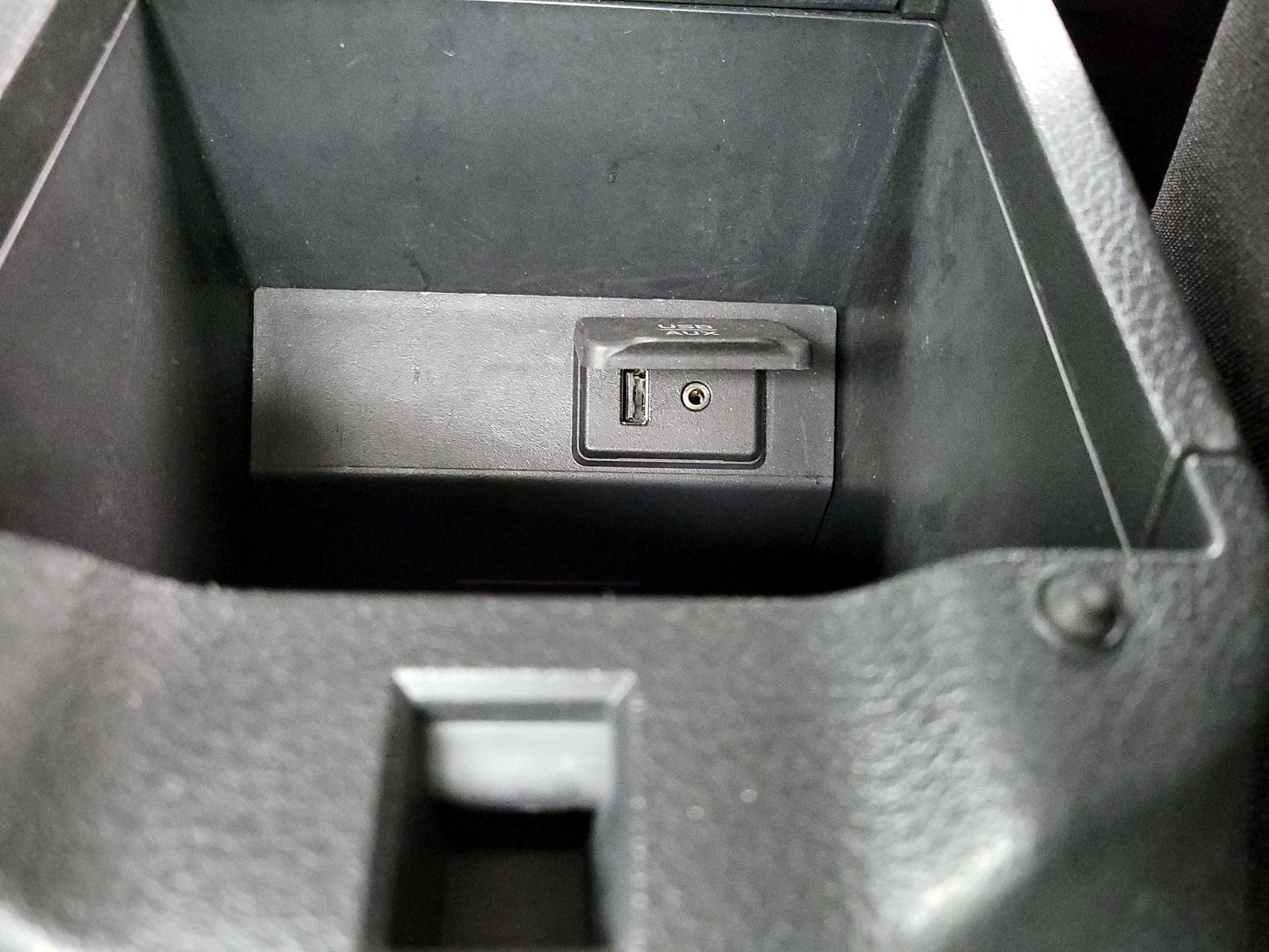 Thumbnail: 2016 Nissan Sentra - 19