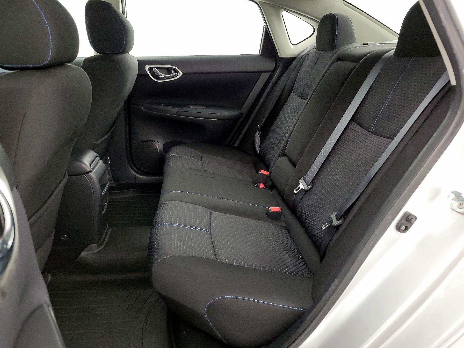 Thumbnail: 2016 Nissan Sentra - 20