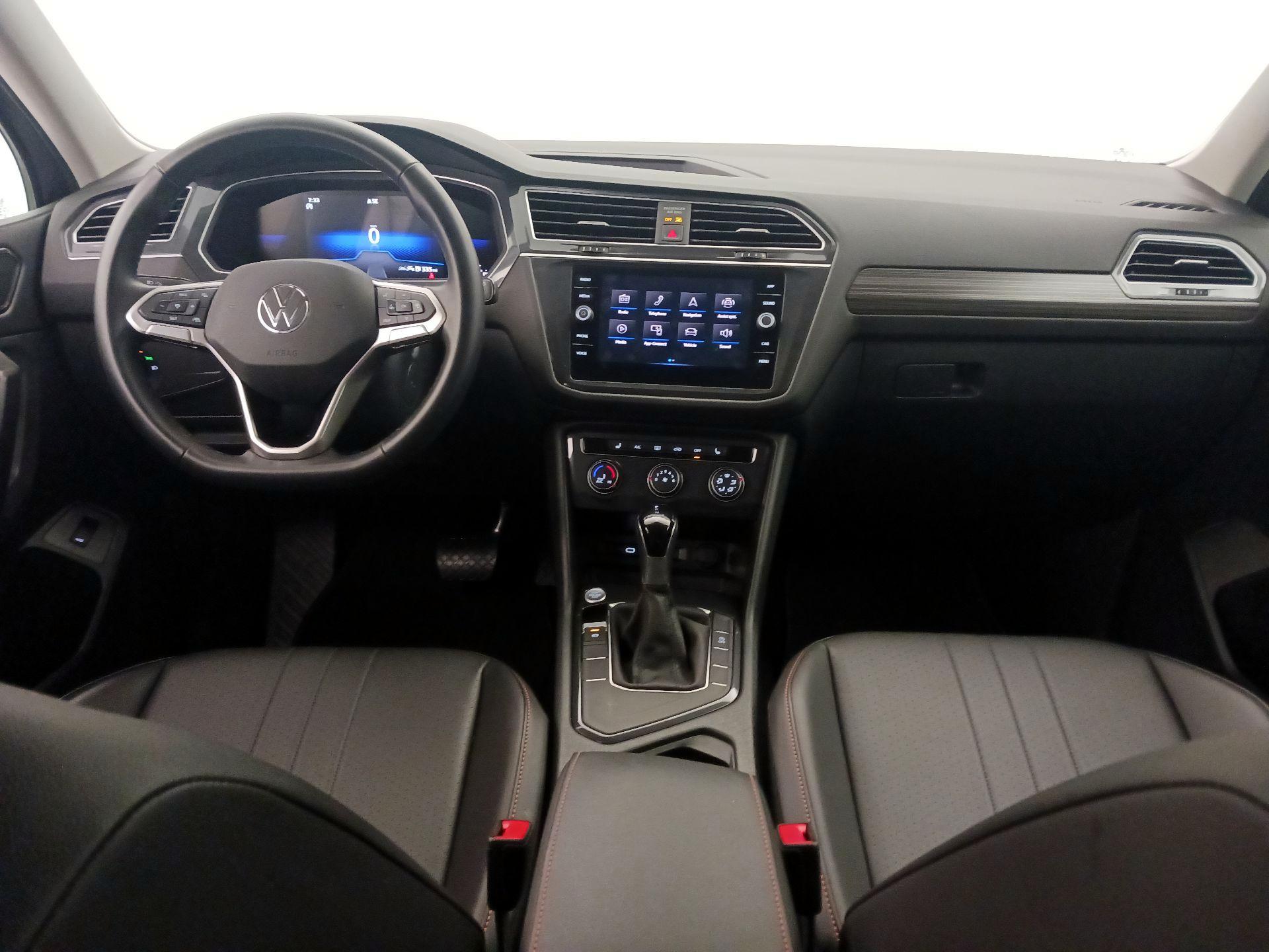 Thumbnail: 2024 Volkswagen Tiguan - 9