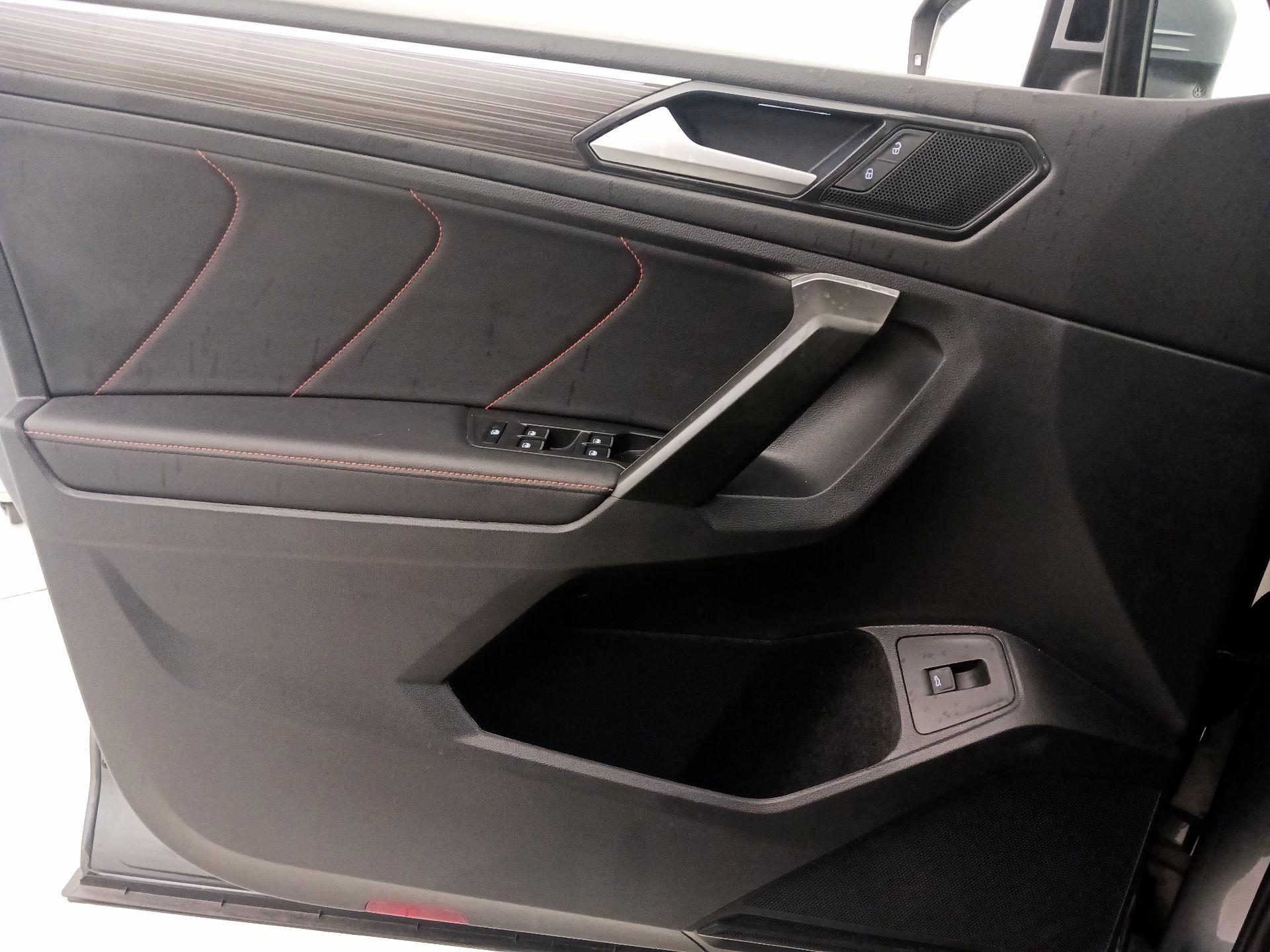 Thumbnail: 2024 Volkswagen Tiguan - 12