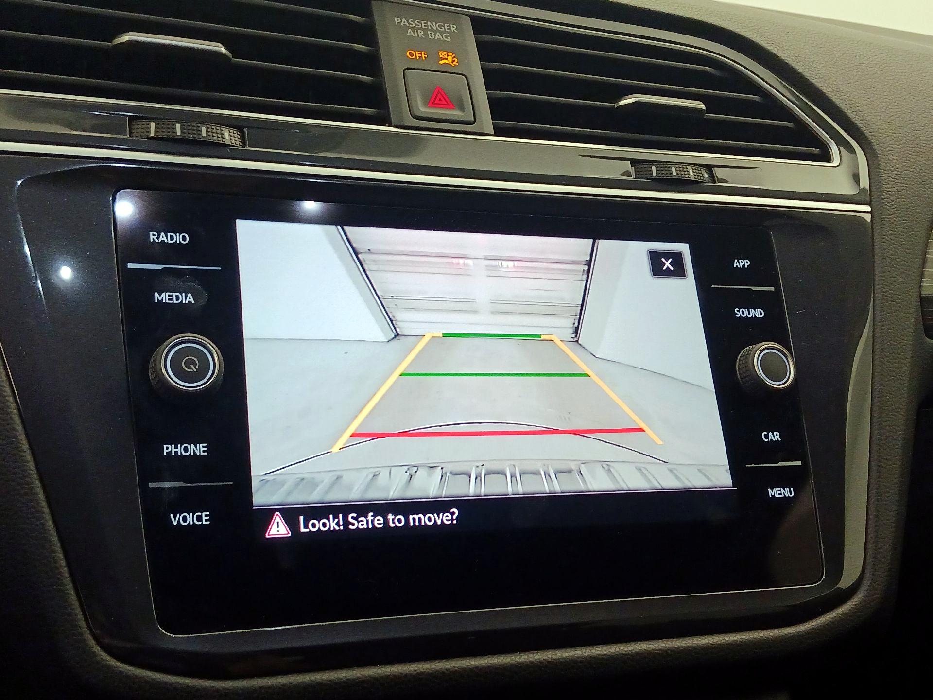 Thumbnail: 2024 Volkswagen Tiguan - 14