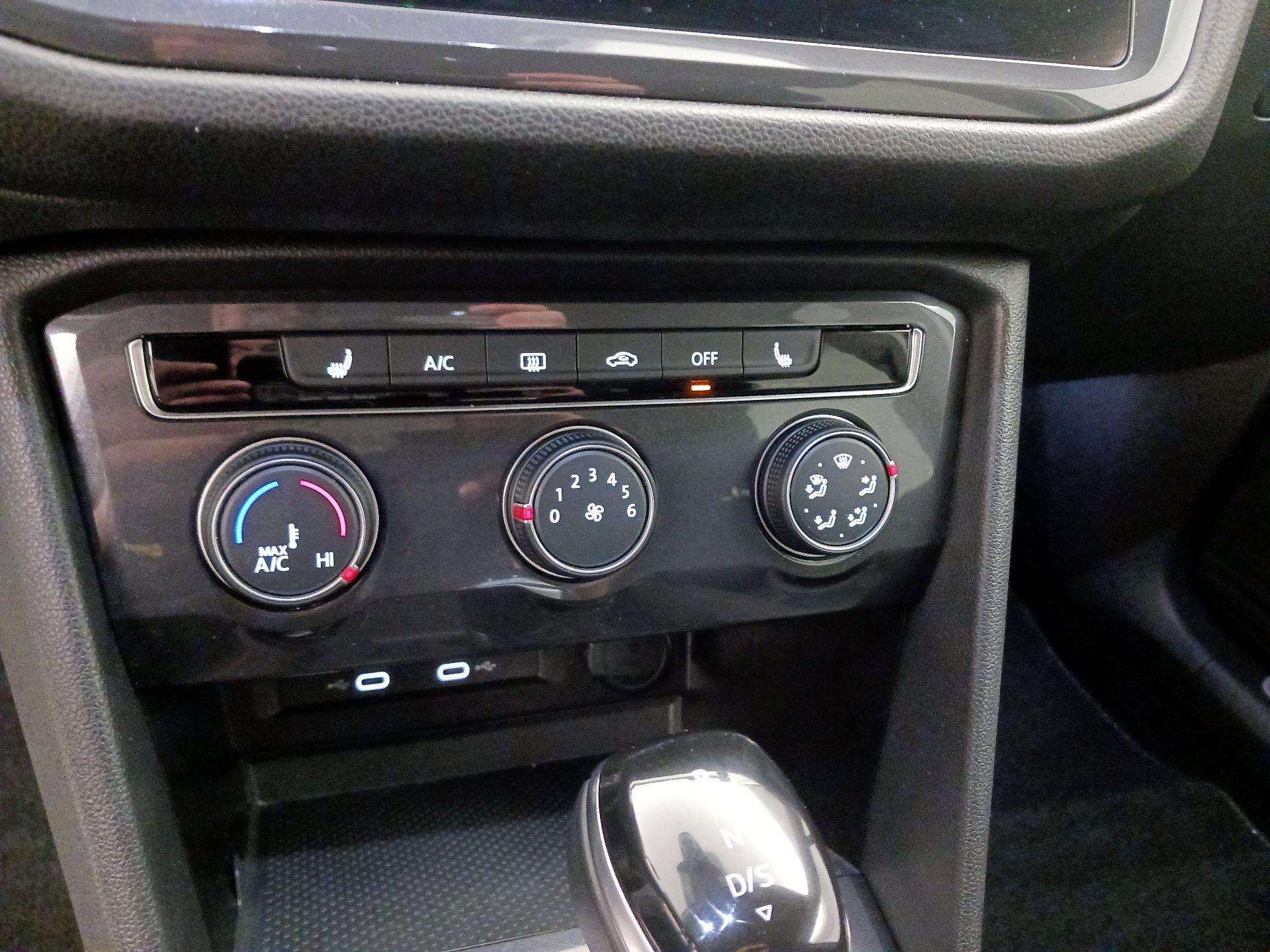 Thumbnail: 2024 Volkswagen Tiguan - 16