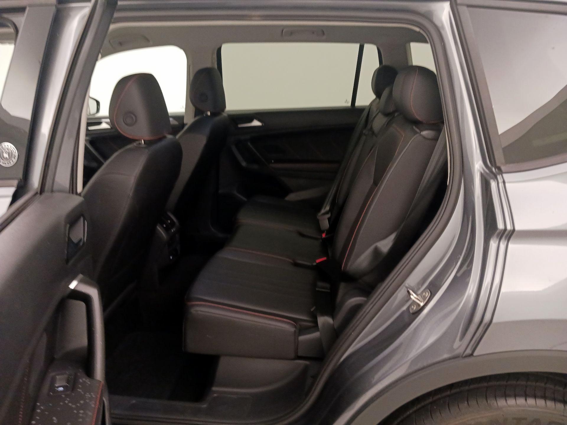 Thumbnail: 2024 Volkswagen Tiguan - 19