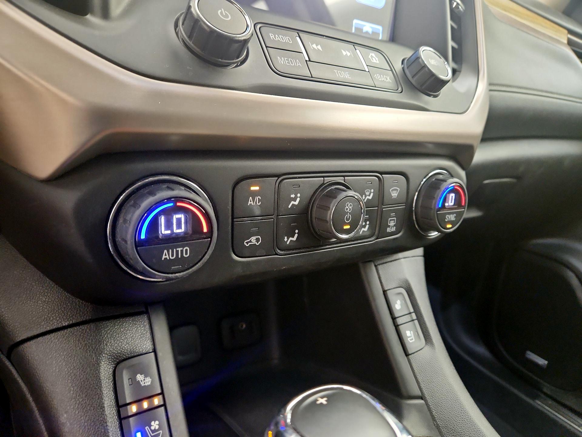 Thumbnail: 2018 GMC Acadia - 17