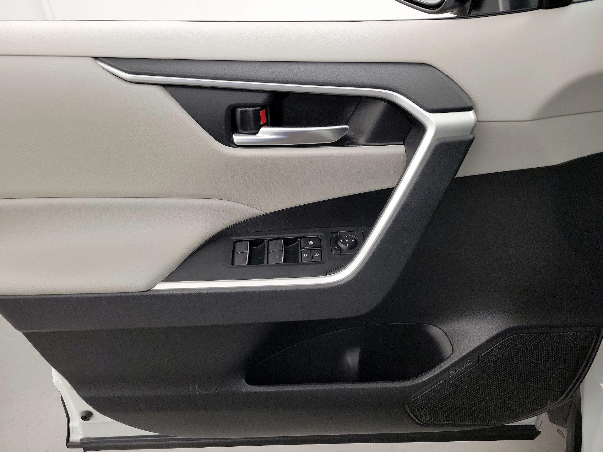 Thumbnail: 2023 Toyota RAV4 - 12