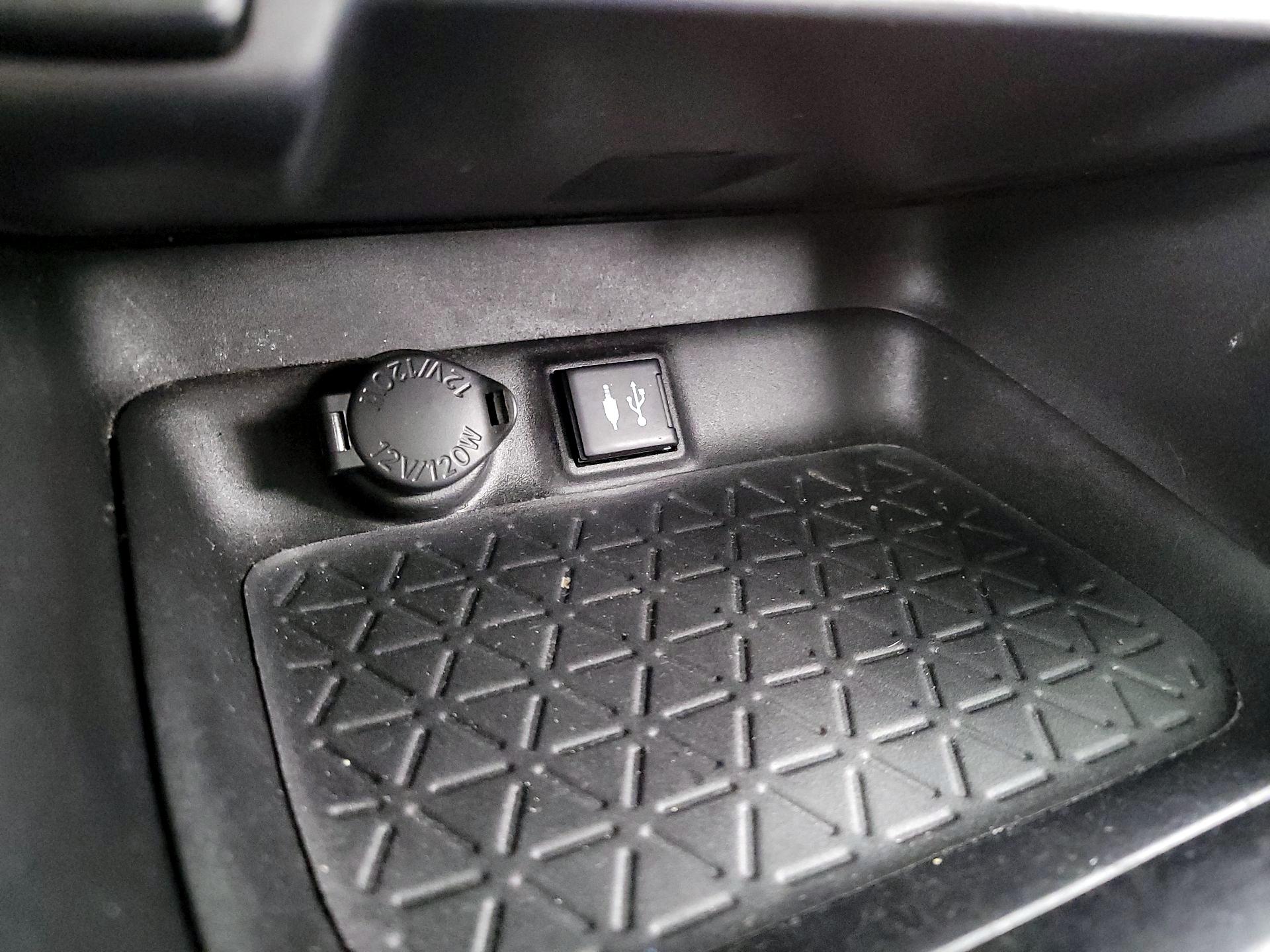 Thumbnail: 2019 Toyota RAV4 - 18