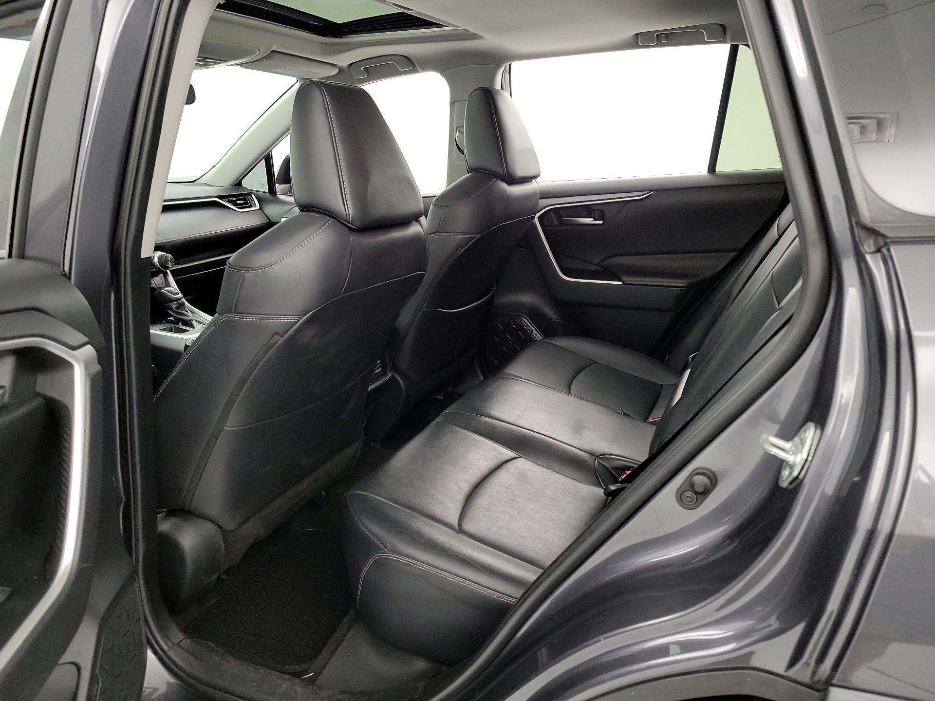 Thumbnail: 2019 Toyota RAV4 - 20