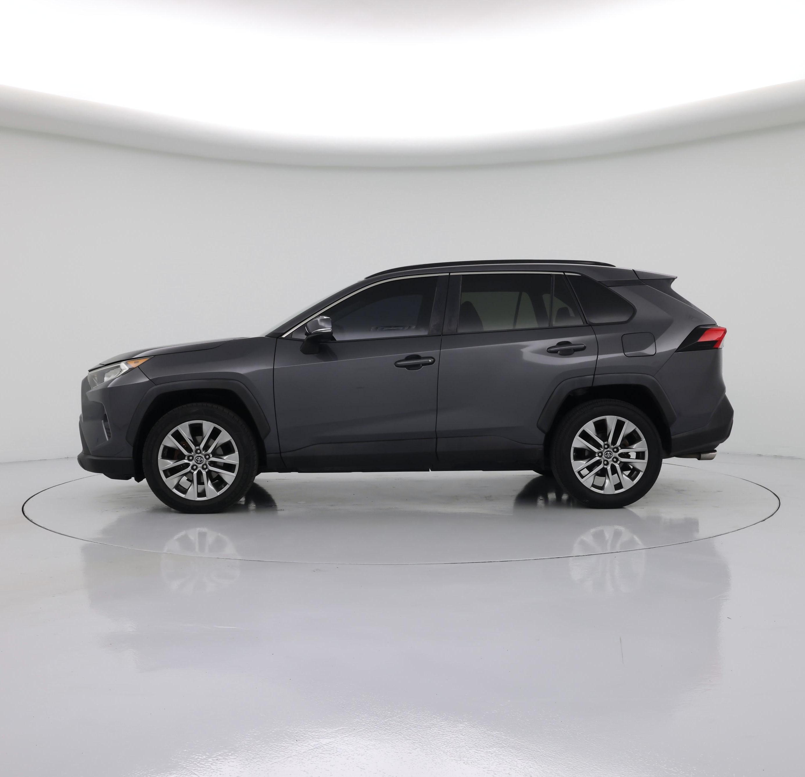 Thumbnail: 2019 Toyota RAV4 - 3