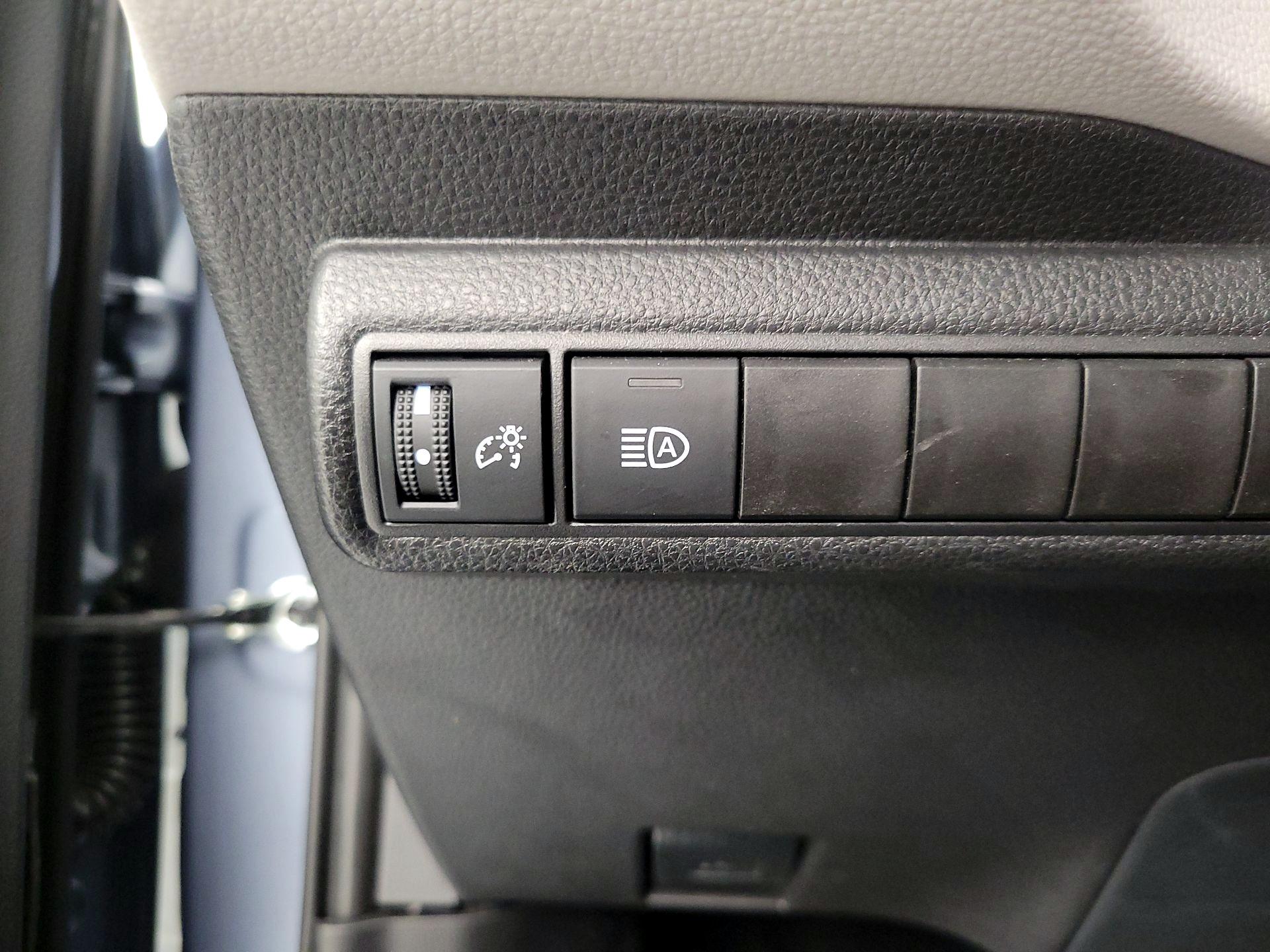 Thumbnail: 2025 Toyota Corolla - 13