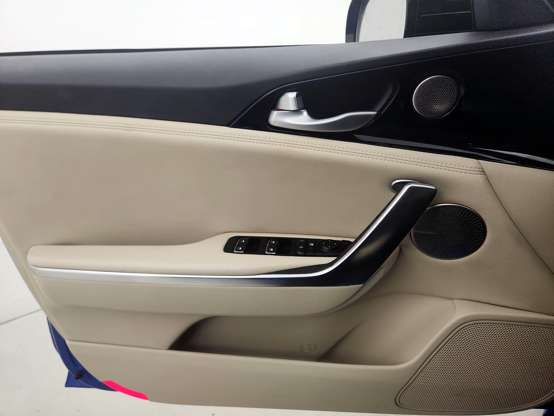 Thumbnail: 2022 Kia Stinger - 12