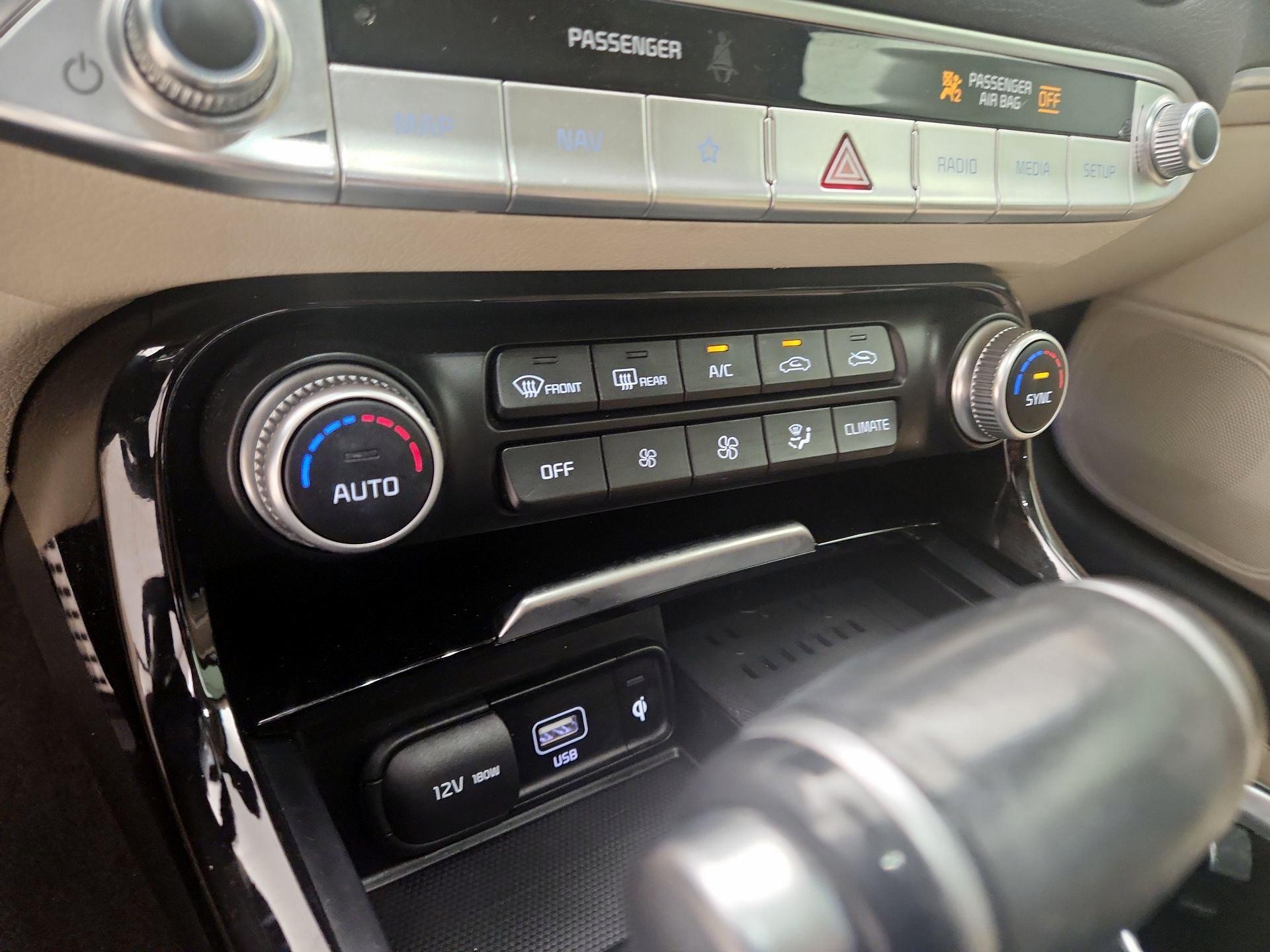 Thumbnail: 2022 Kia Stinger - 17