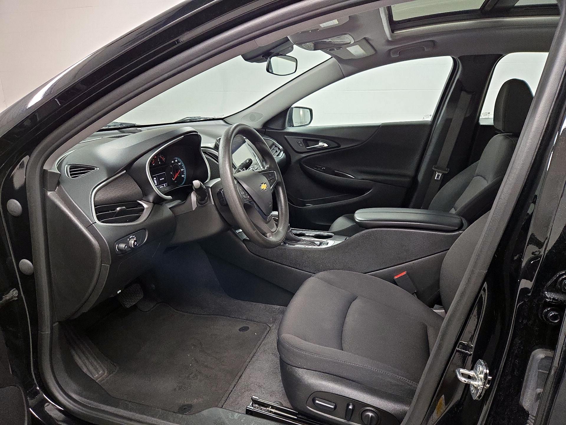 Thumbnail: 2023 Chevrolet Malibu - 11