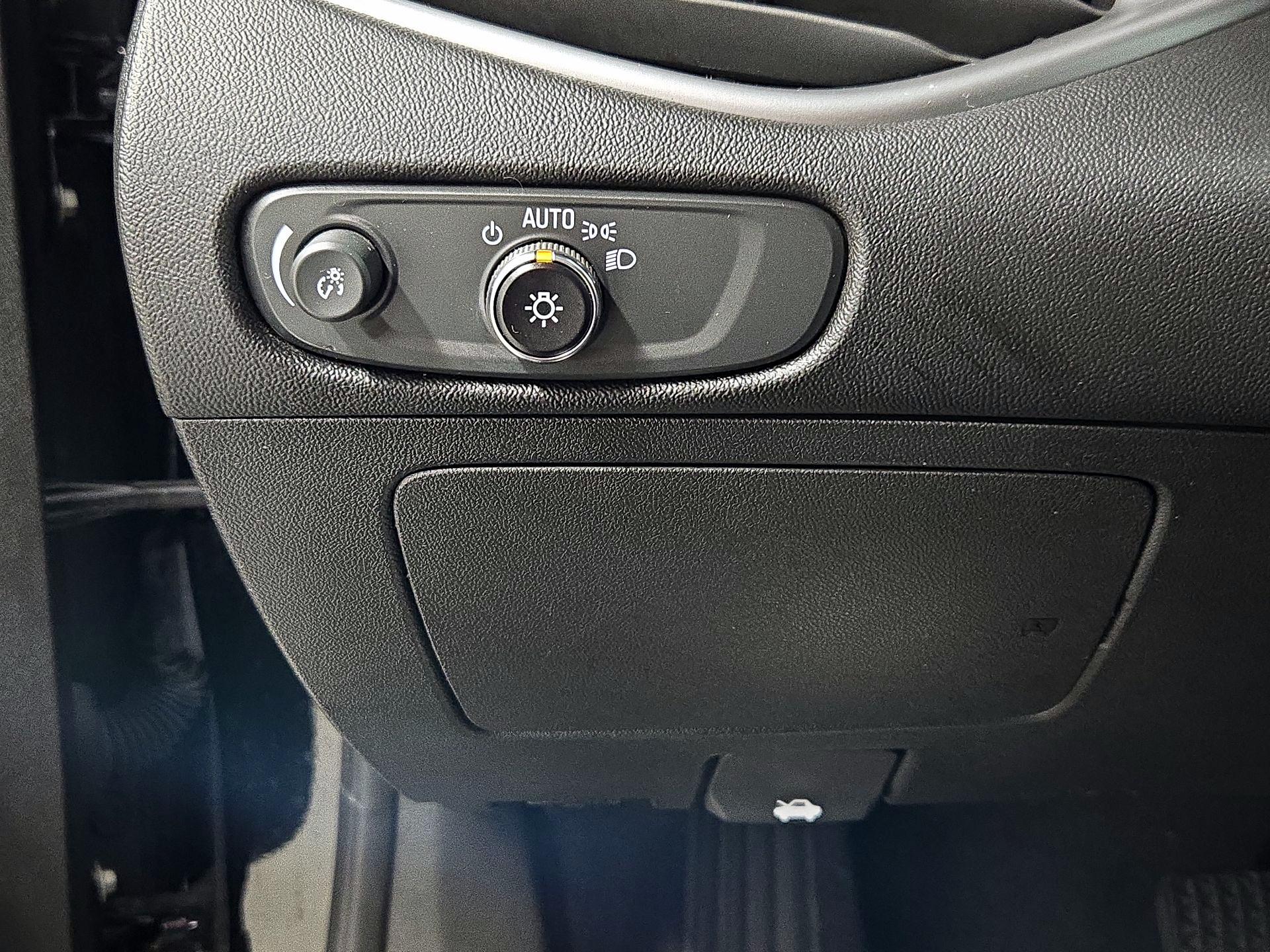 Thumbnail: 2023 Chevrolet Malibu - 13