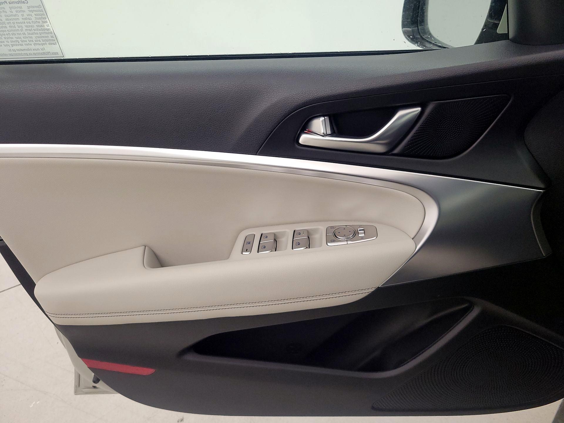 Thumbnail: 2025 Genesis G70 - 12