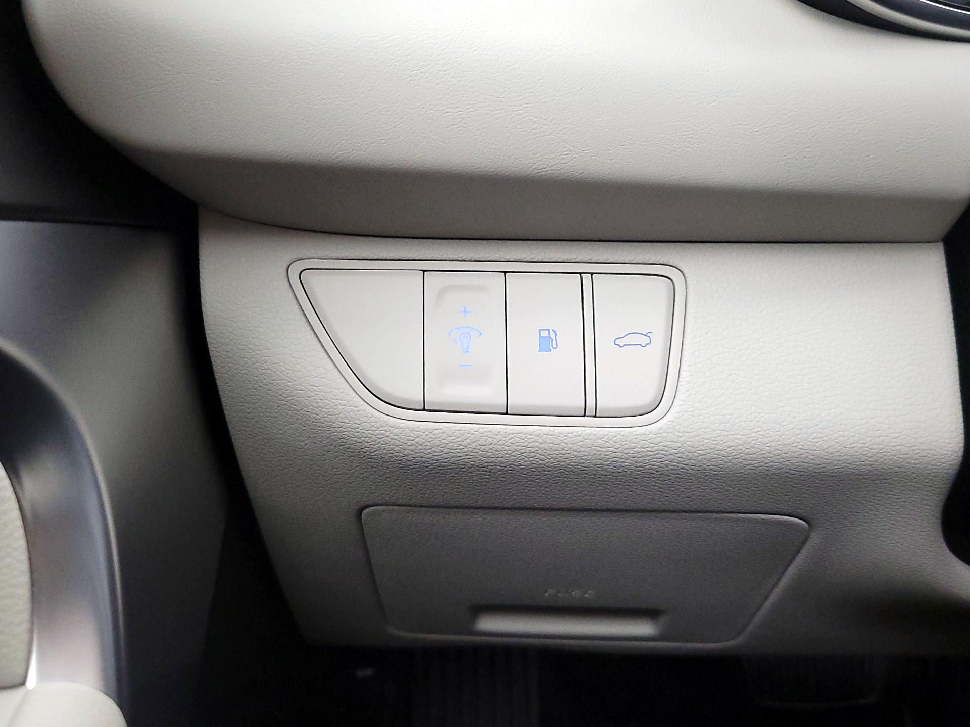 Thumbnail: 2025 Genesis G70 - 13