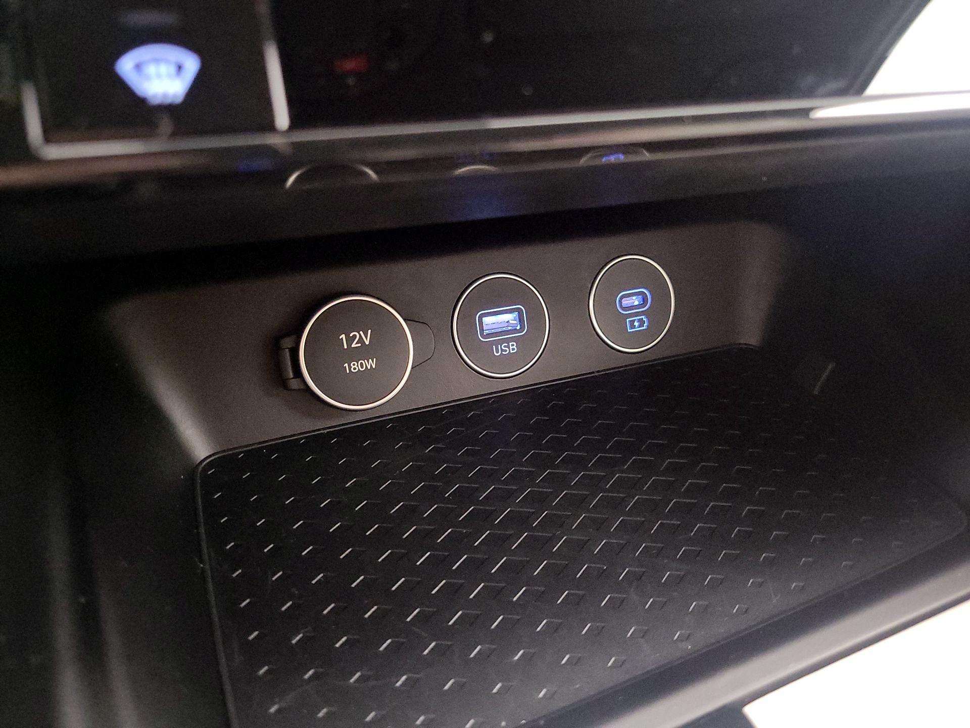 Thumbnail: 2025 Genesis G70 - 19