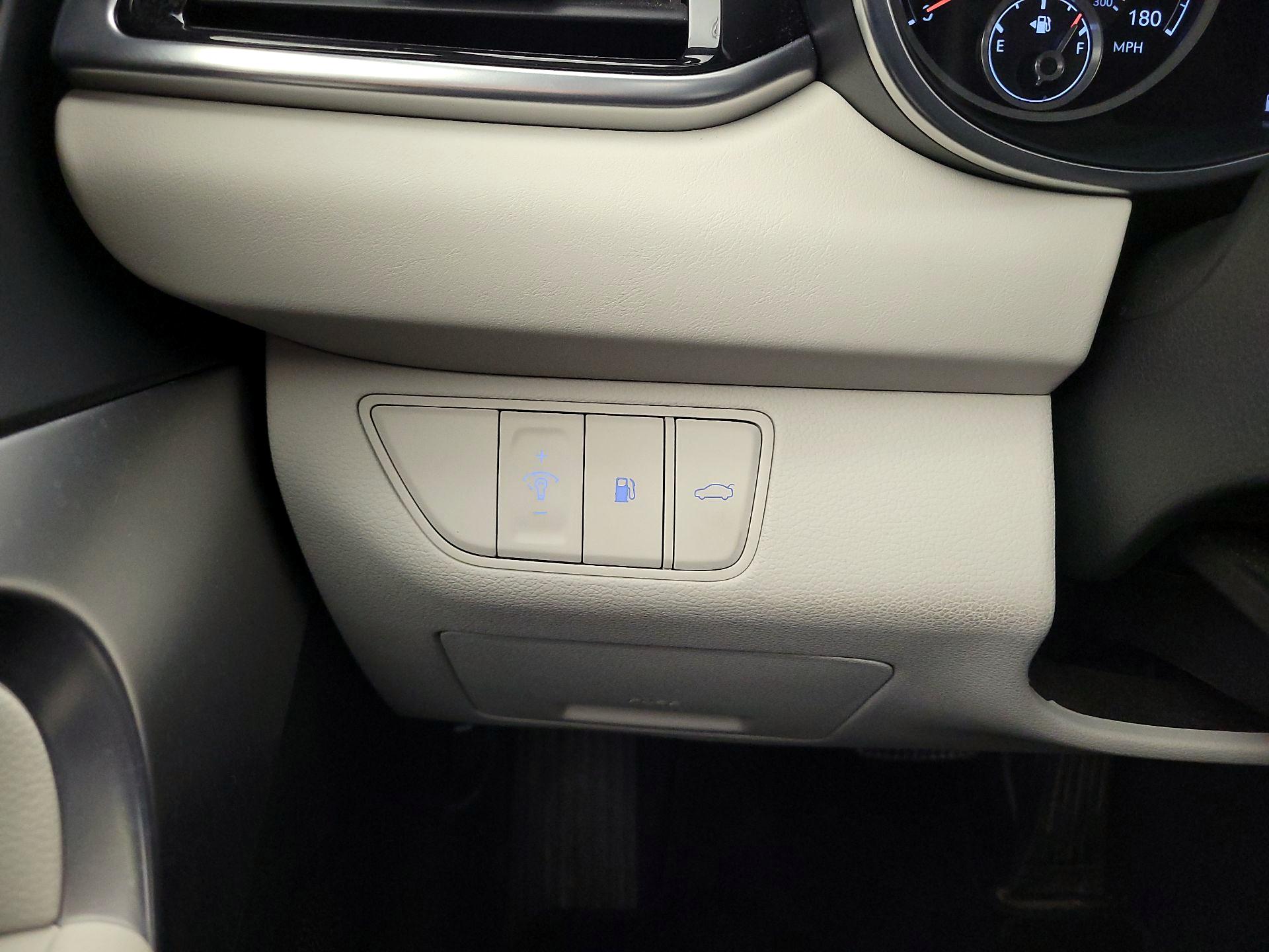 Thumbnail: 2025 Genesis G70 - 13