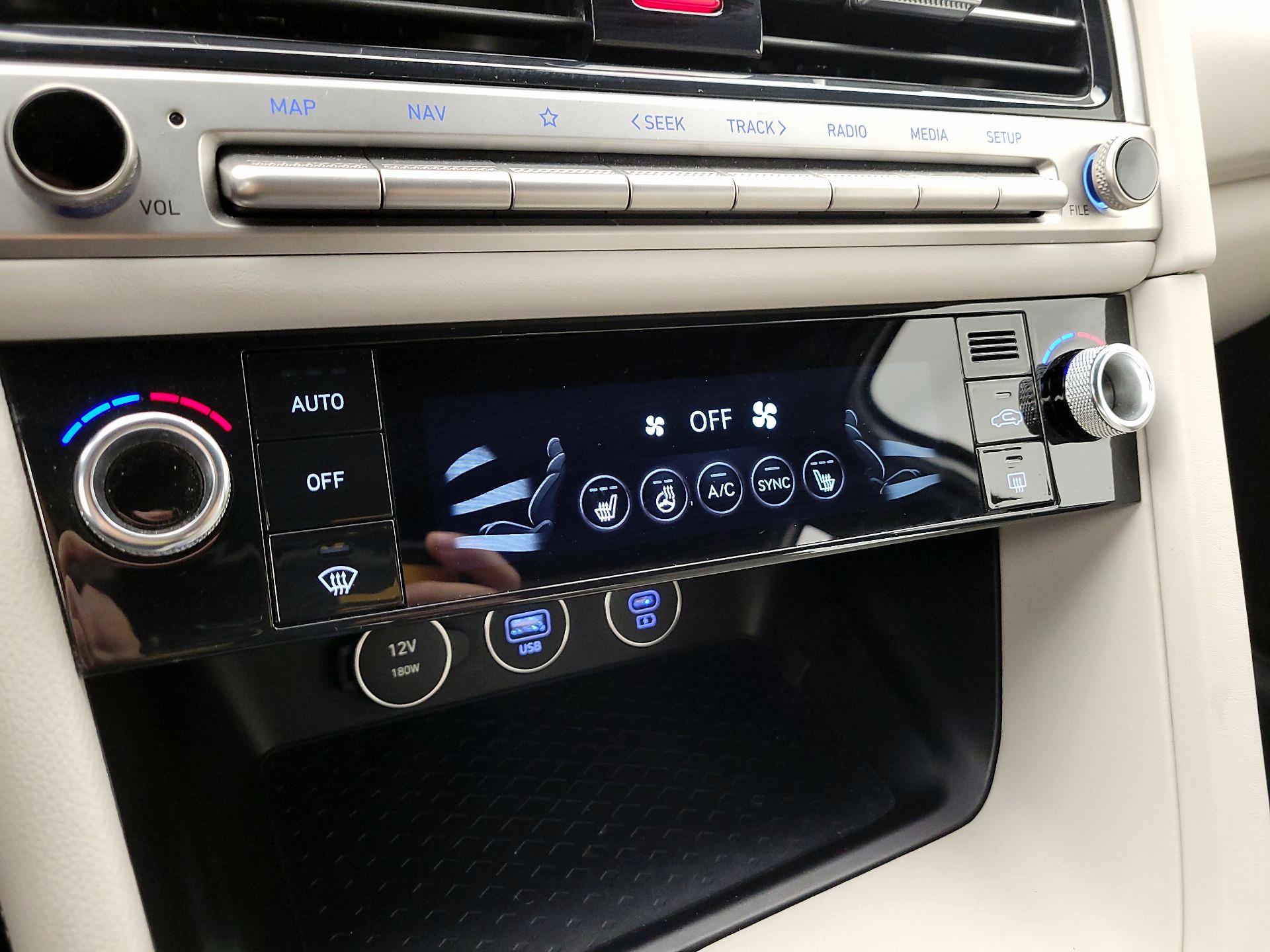 Thumbnail: 2025 Genesis G70 - 17