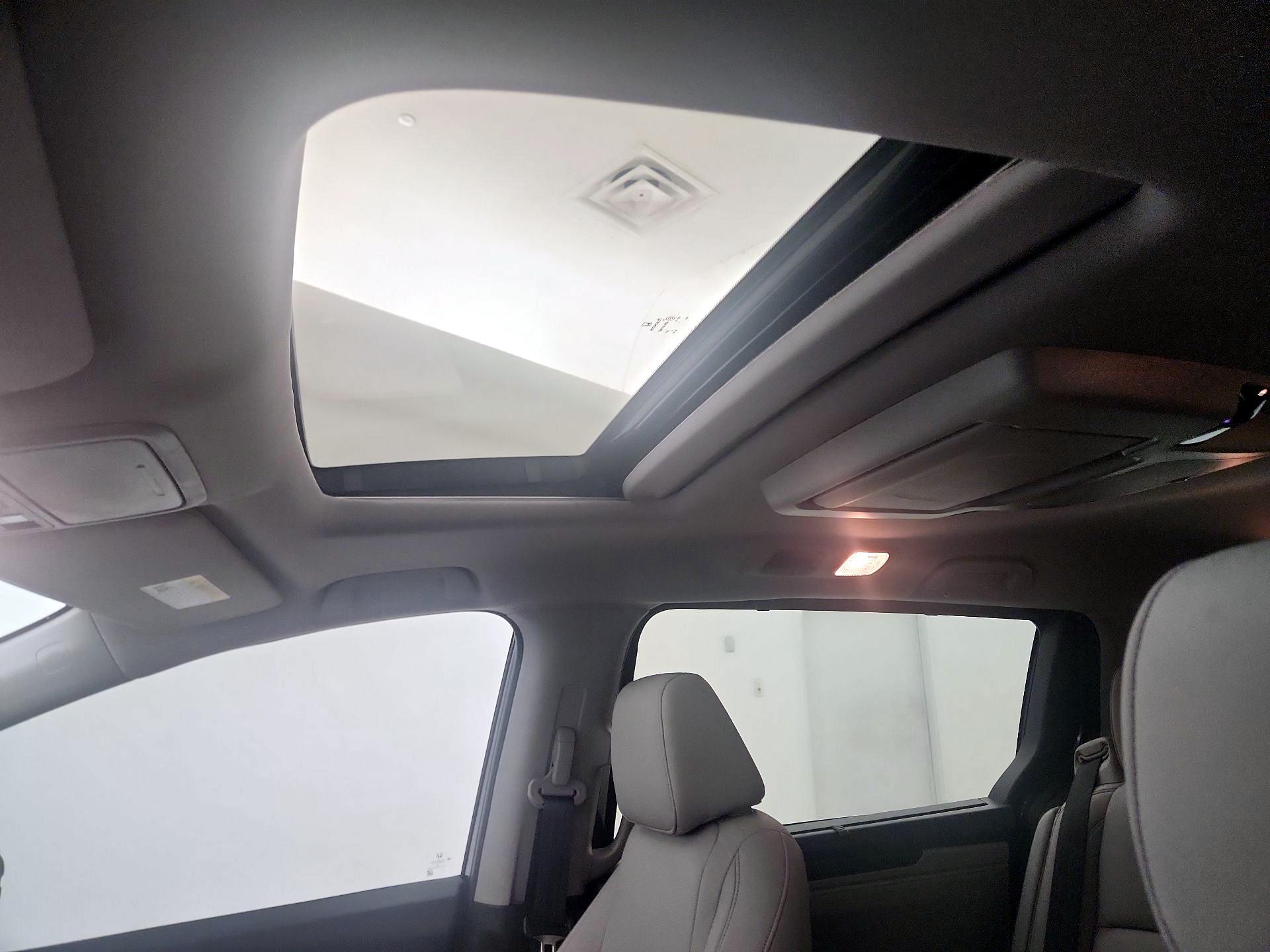 Thumbnail: 2023 Honda Odyssey - 20