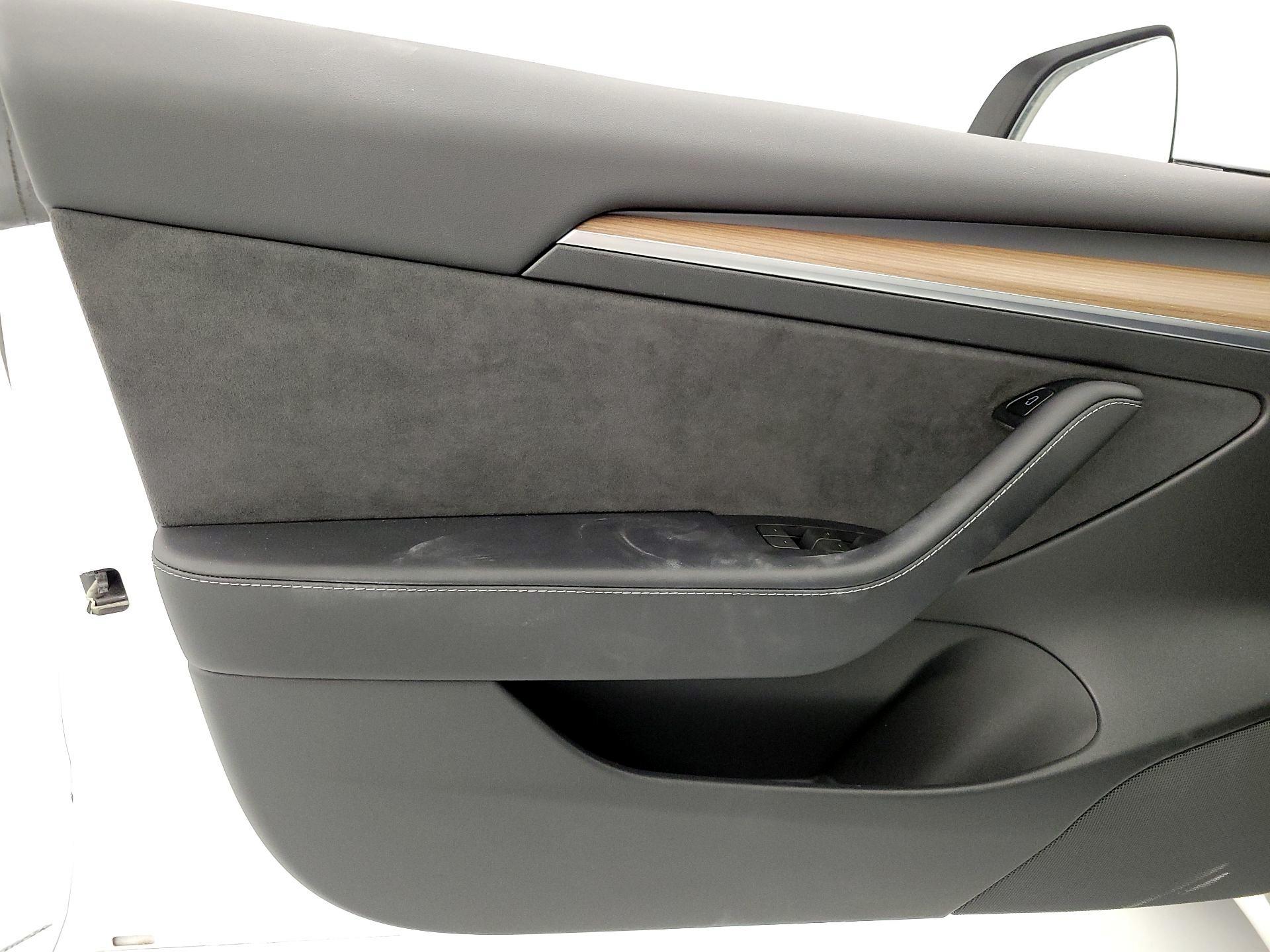 Thumbnail: 2022 Tesla Model 3 - 12